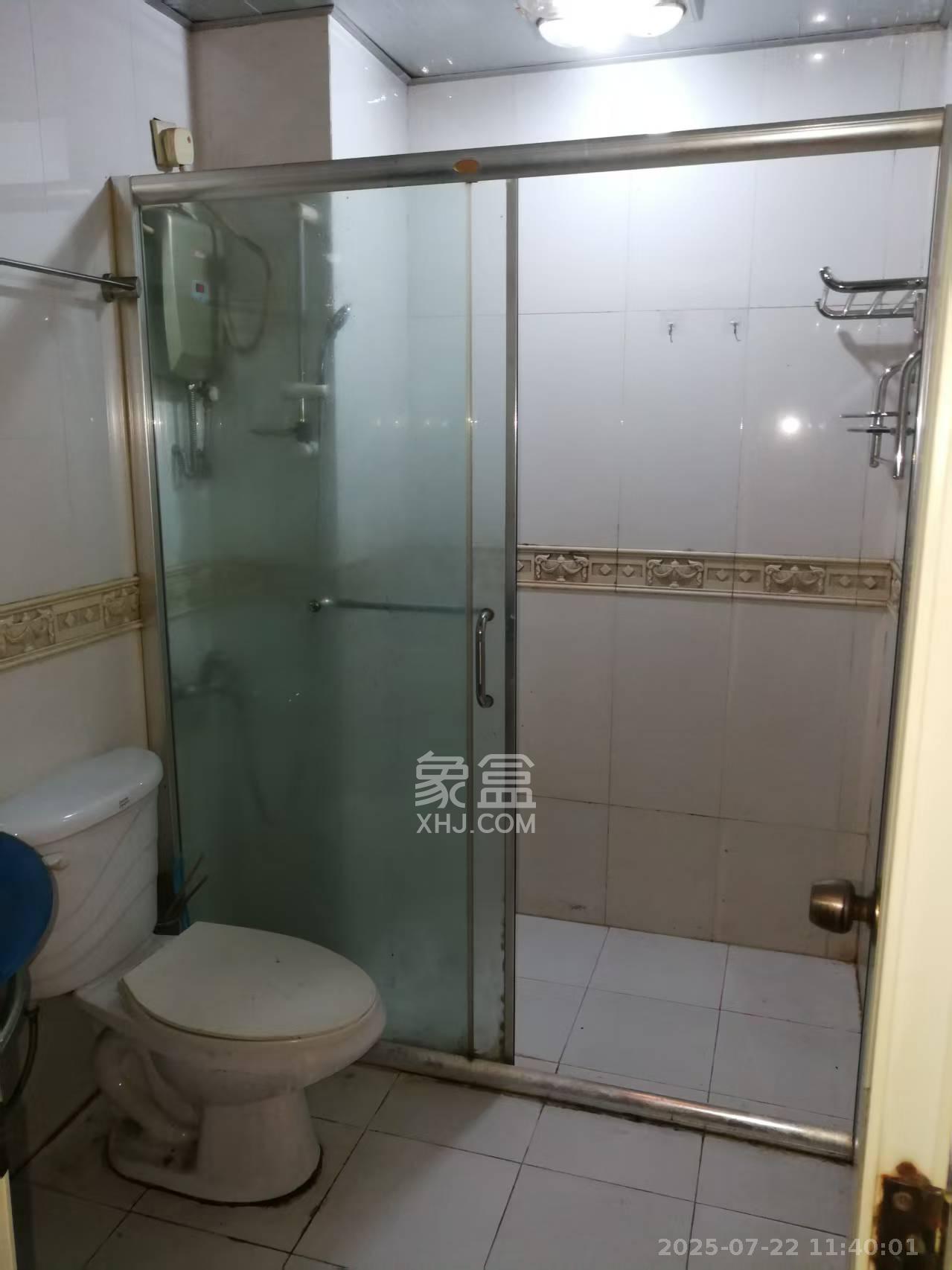 金泰小区 1室2厅1卫 1800.0元/月 金泰小区 1室2厅1卫 1800.0元/月室内图