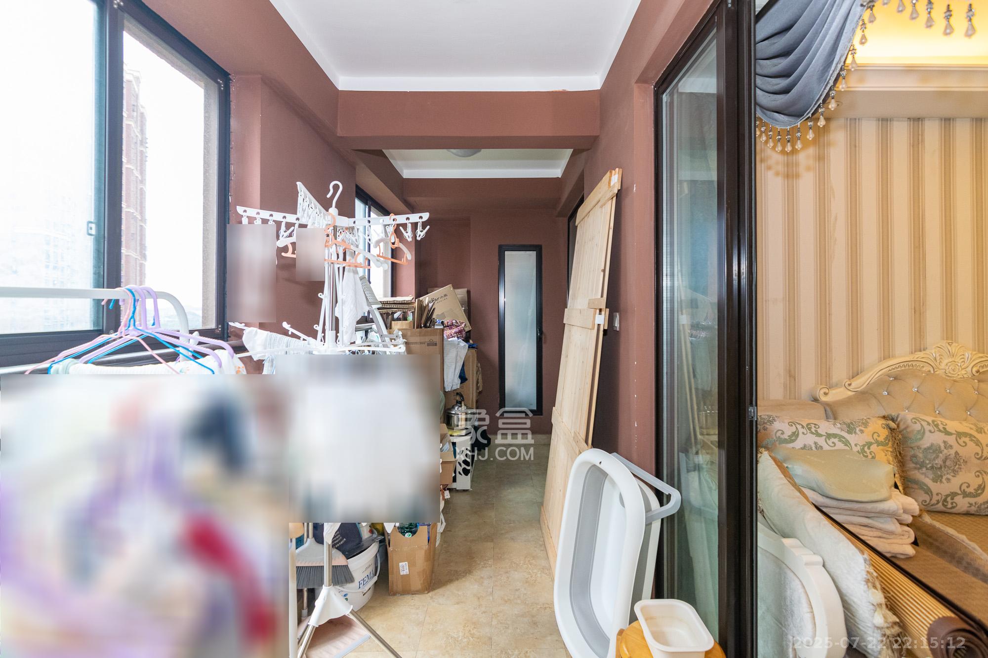 新城国际花都 3室2厅2卫 75.0万 新城国际花都 3室2厅2卫 75.0万阳台