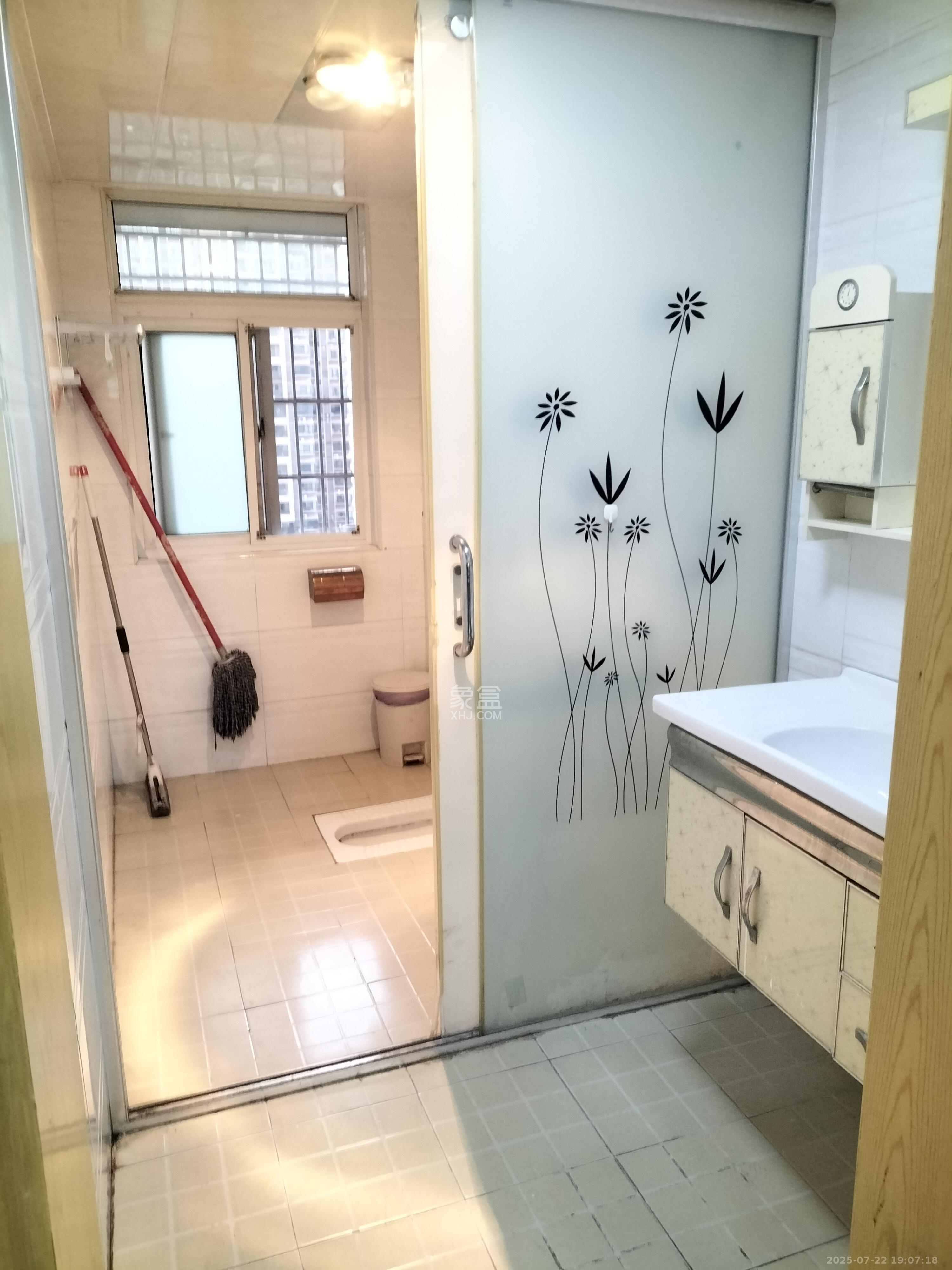 家和苑（原梅溪湖保障性住房一期）  4室2厅1卫    2400.0元/月室内图