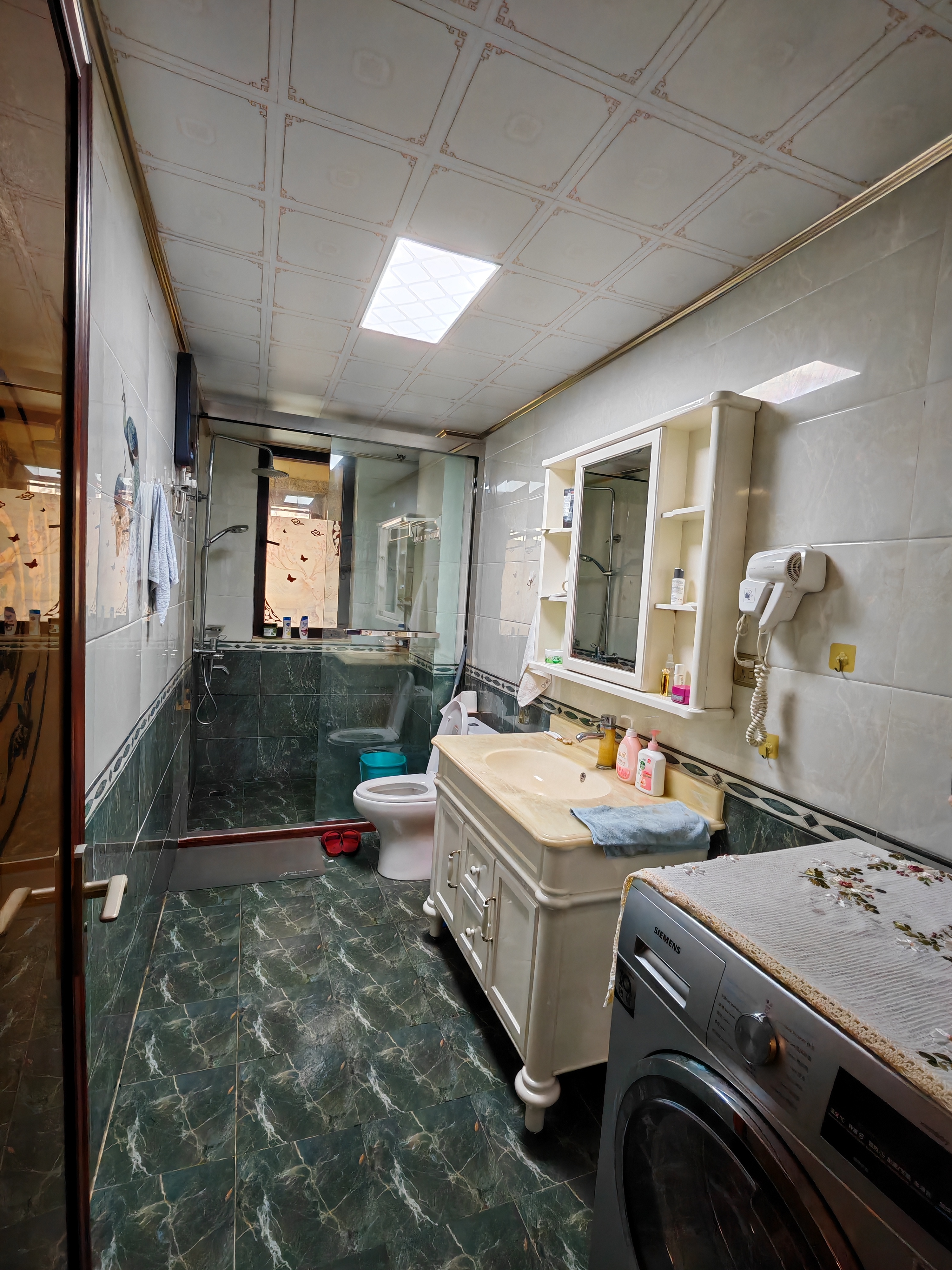 海阔天空-国瑞城三期(铂仕苑) 4室2厅3卫 9000.0元/月 海阔天空-国瑞城三期(铂仕苑) 4室2厅3卫 9000.0元/月室内图