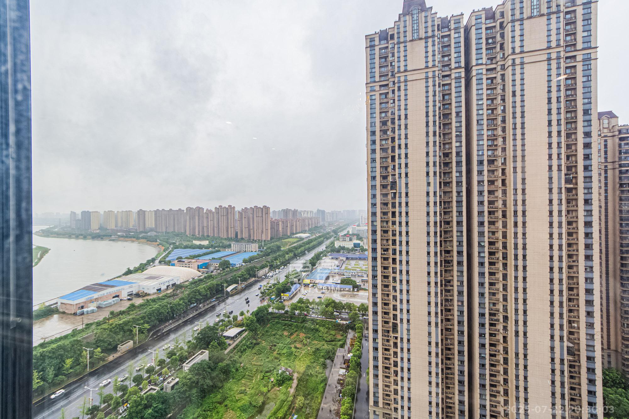 恒大御景半岛锦绣苑 4室2厅2卫 220.0万 恒大御景半岛锦绣苑 4室2厅2卫 220.0万其他