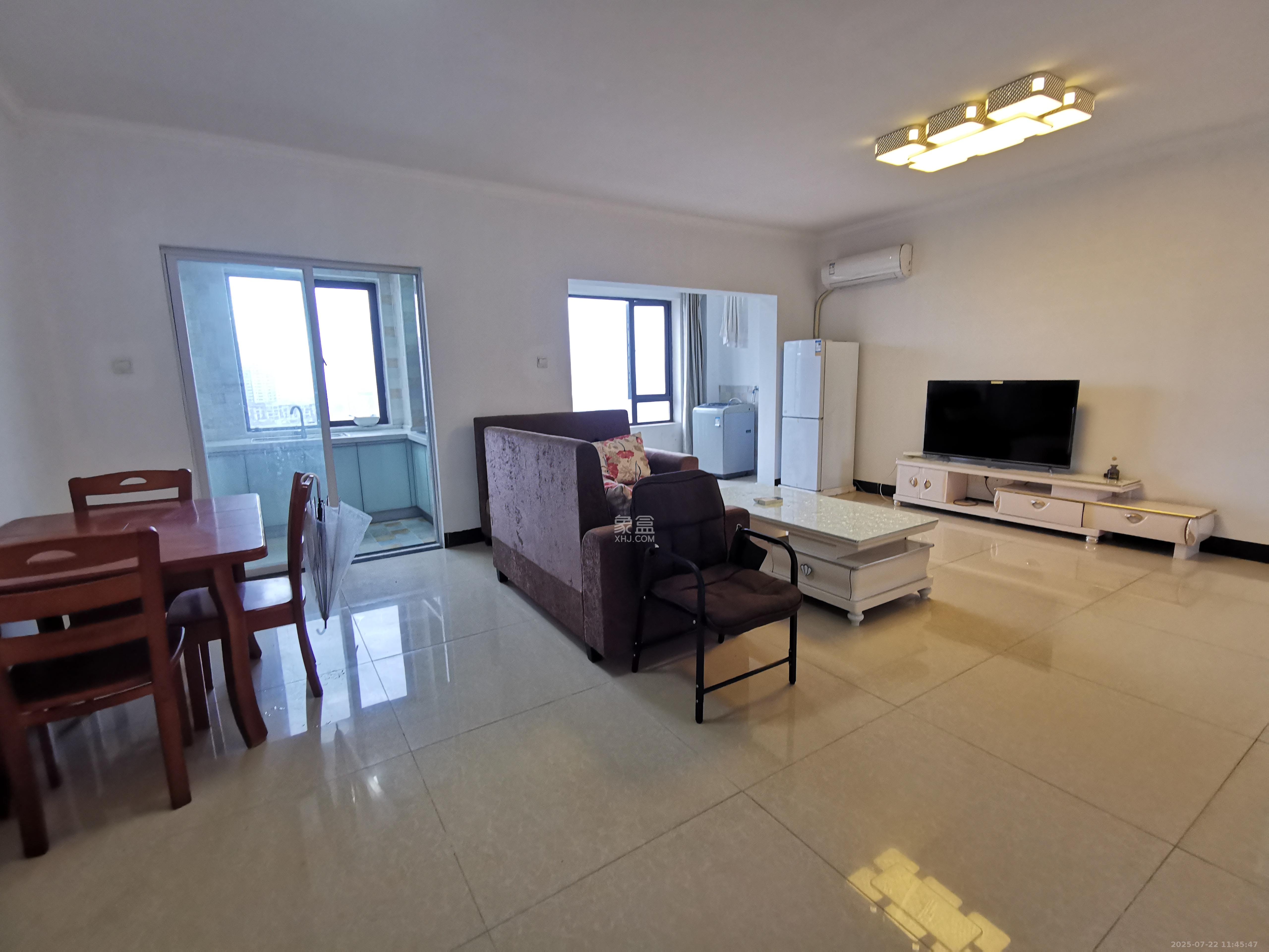 洋湖18克拉(旷远洋湖18克拉) 3室2厅2卫 3200.0元/月 洋湖18克拉(旷远洋湖18克拉) 3室2厅2卫 3200.0元/月室内图