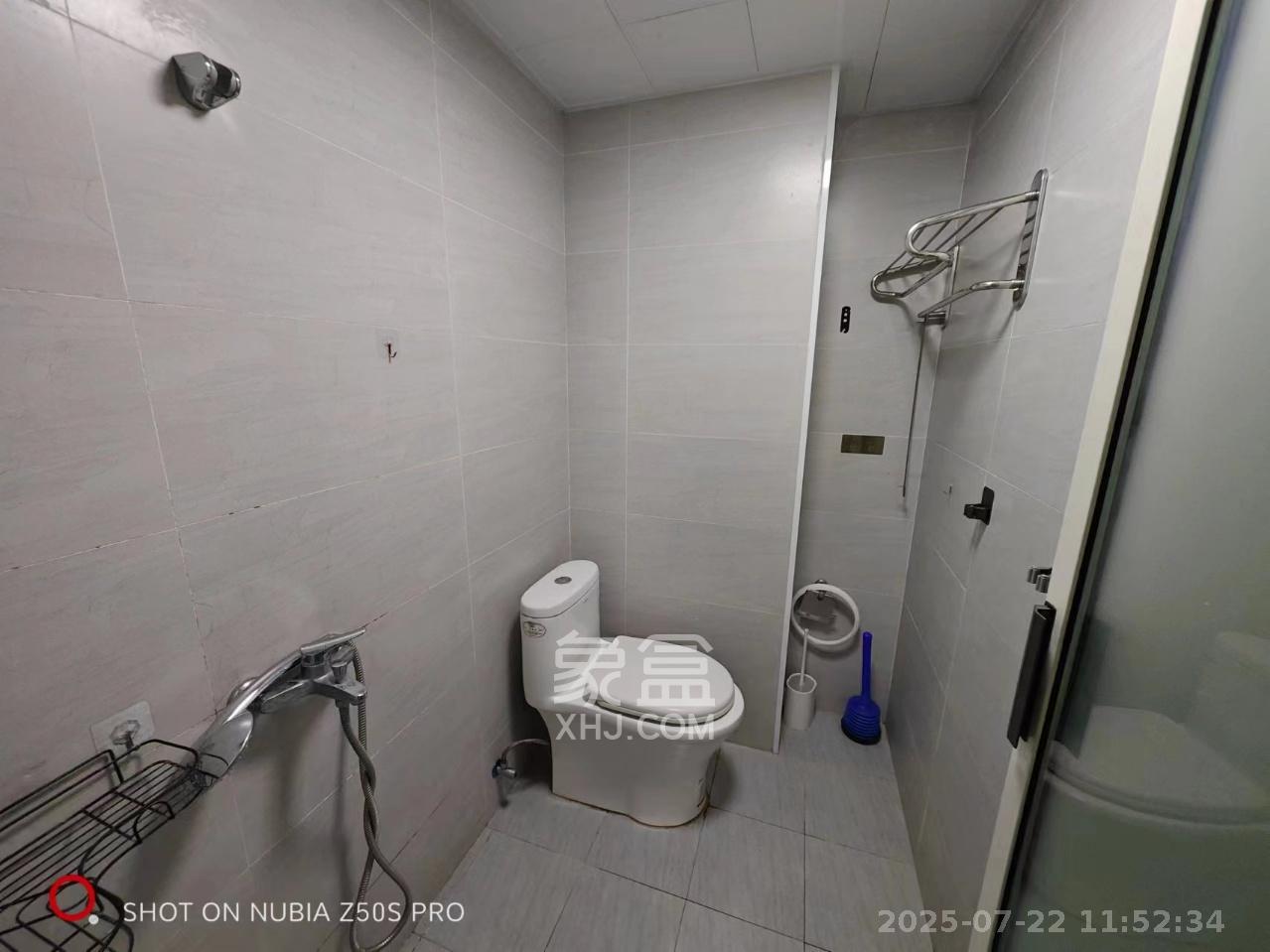 欧亚达国际广场  2室2厅1卫    1800.0元/月室内图