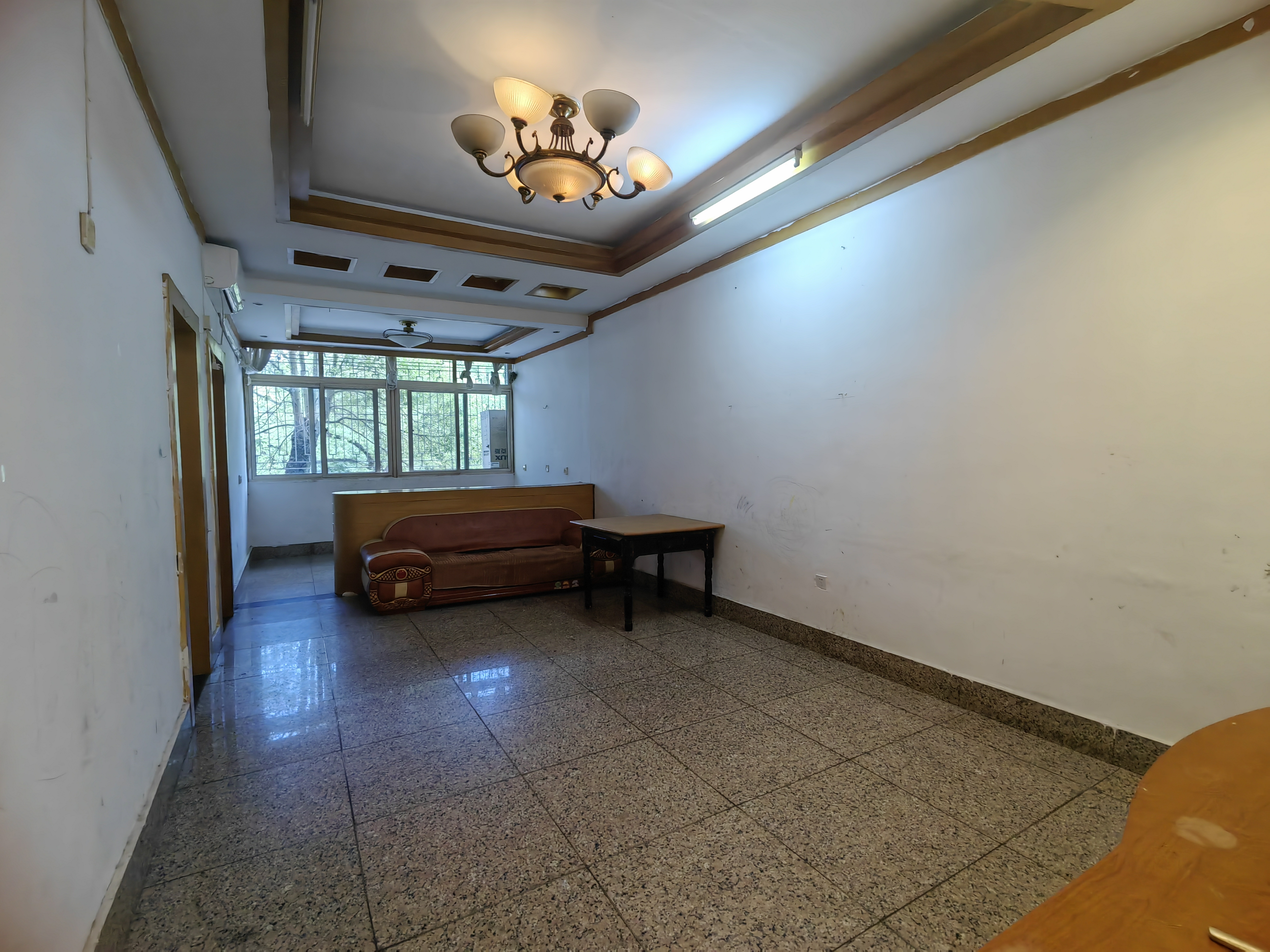 市商业局老小区 3室2厅1卫 1000.0元/月 市商业局老小区 3室2厅1卫 1000.0元/月室内图