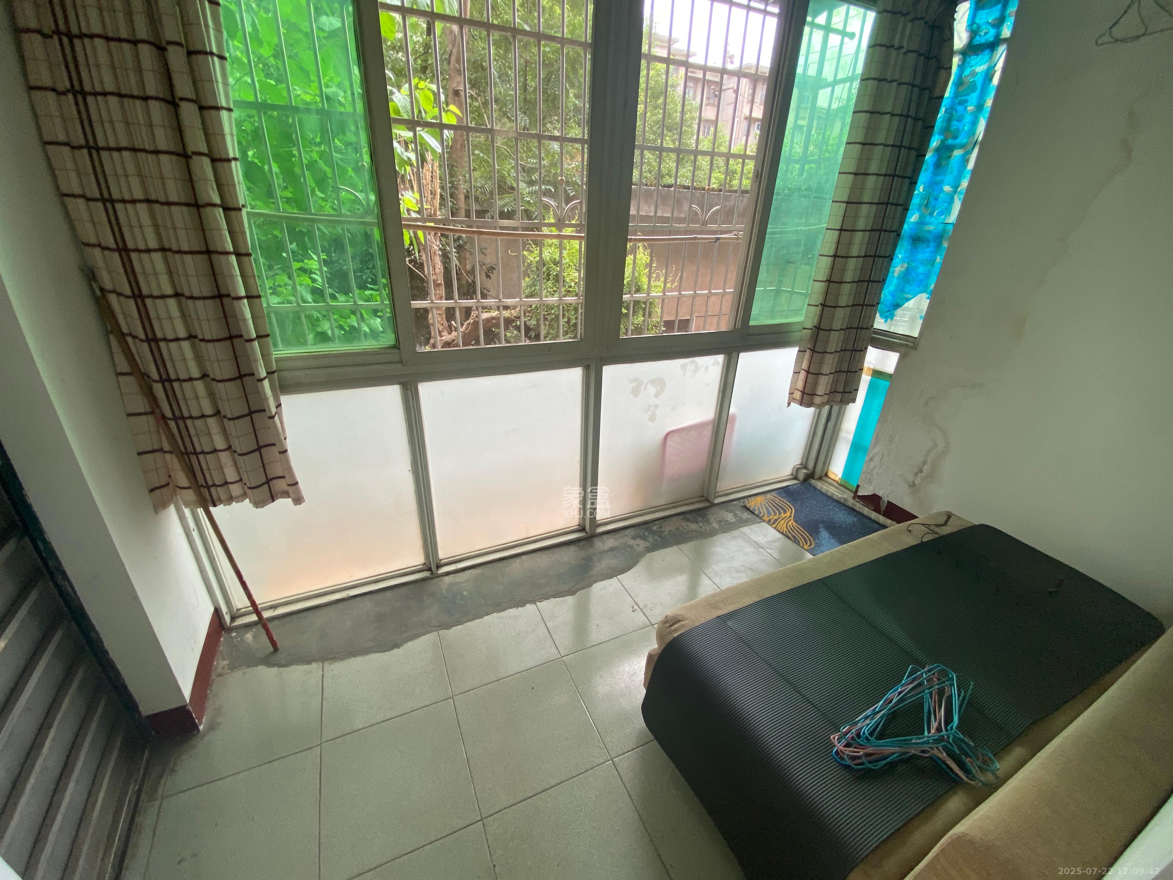 桔园小区1-8片 2室1厅1卫 1000.0元/月 桔园小区1-8片 2室1厅1卫 1000.0元/月室内图