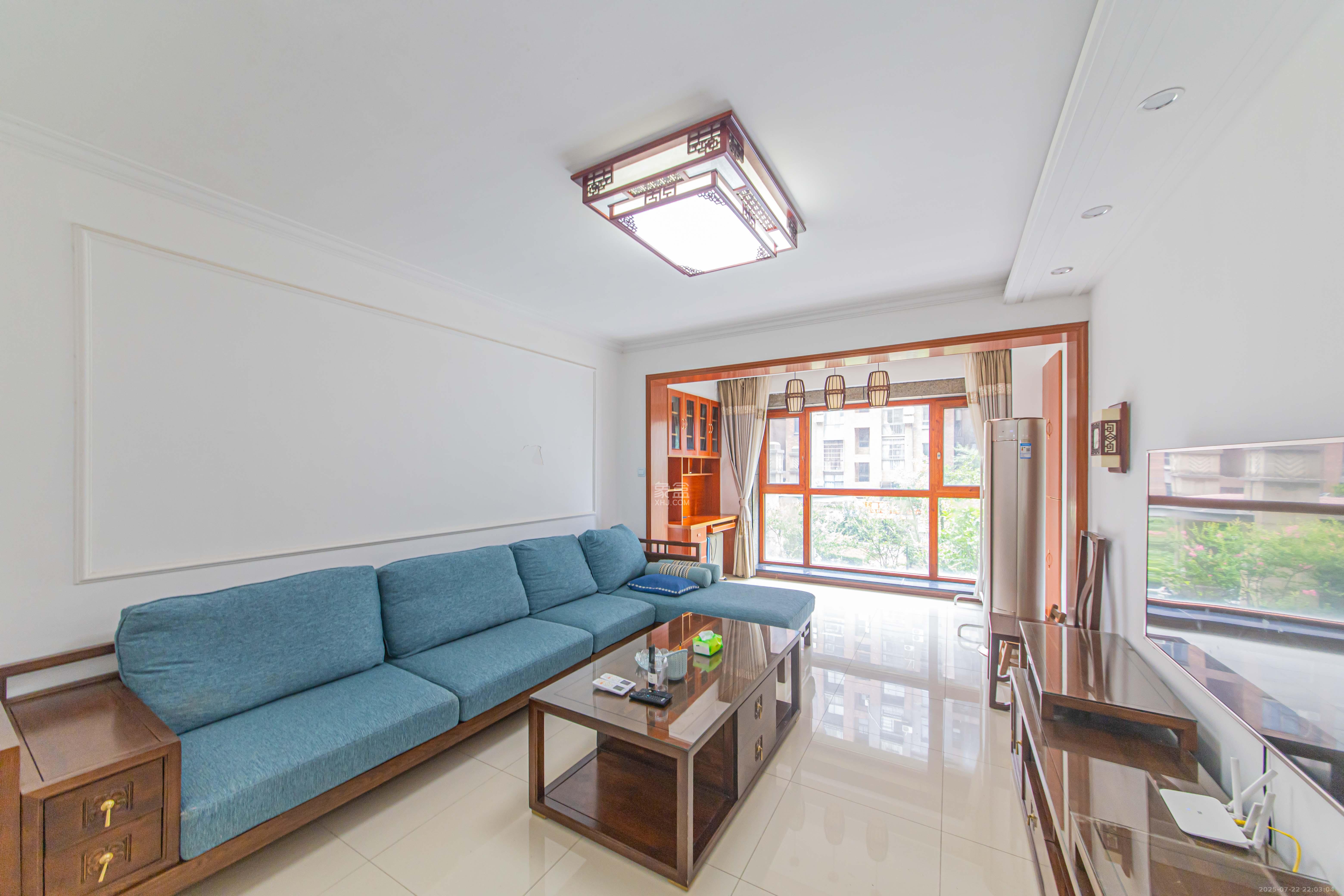 绿地公馆（绿地名邸）  3室2厅1卫    120.0万客厅