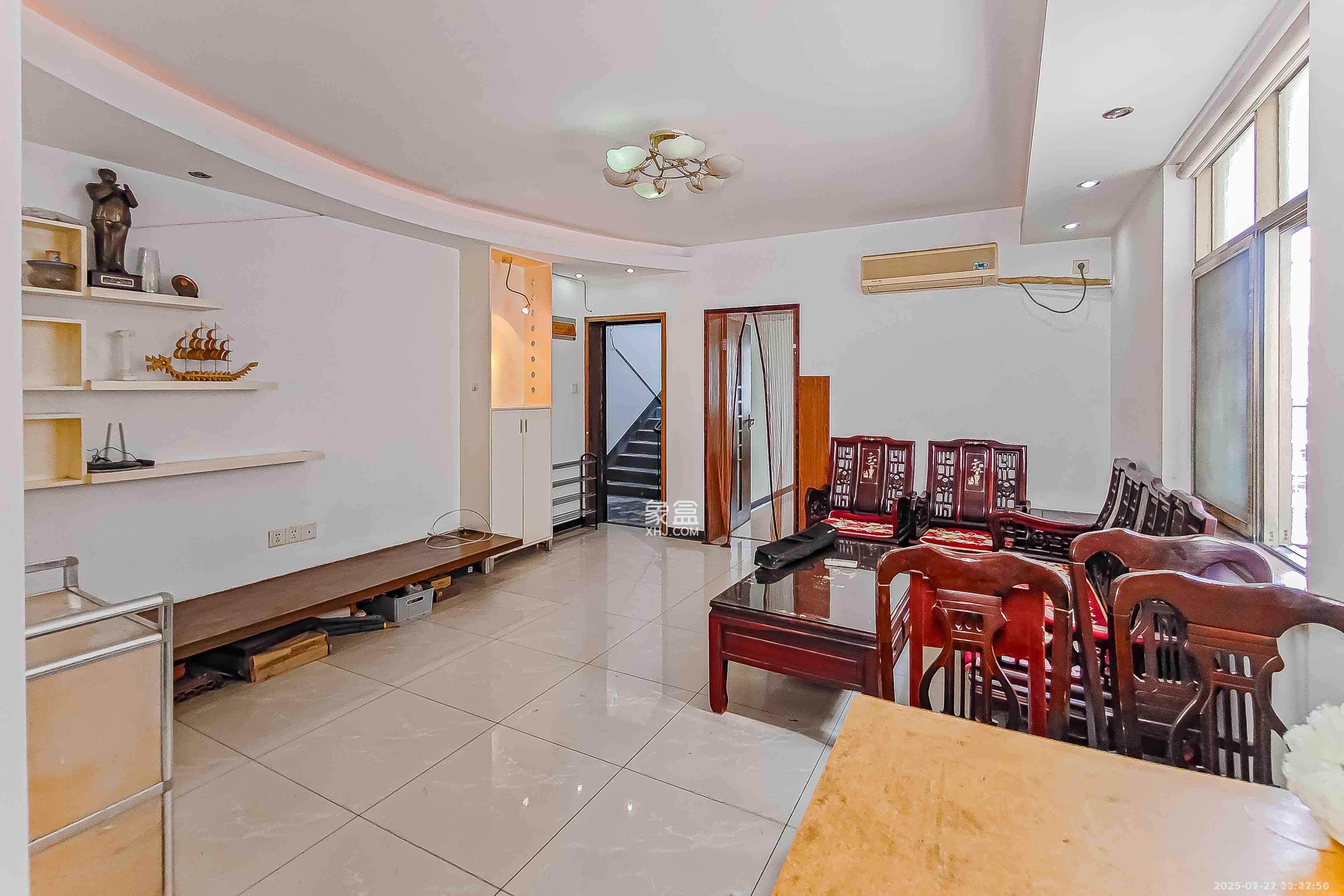 裕农街散盘 3室2厅1卫 1700.0元/月 裕农街散盘 3室2厅1卫 1700.0元/月室内图