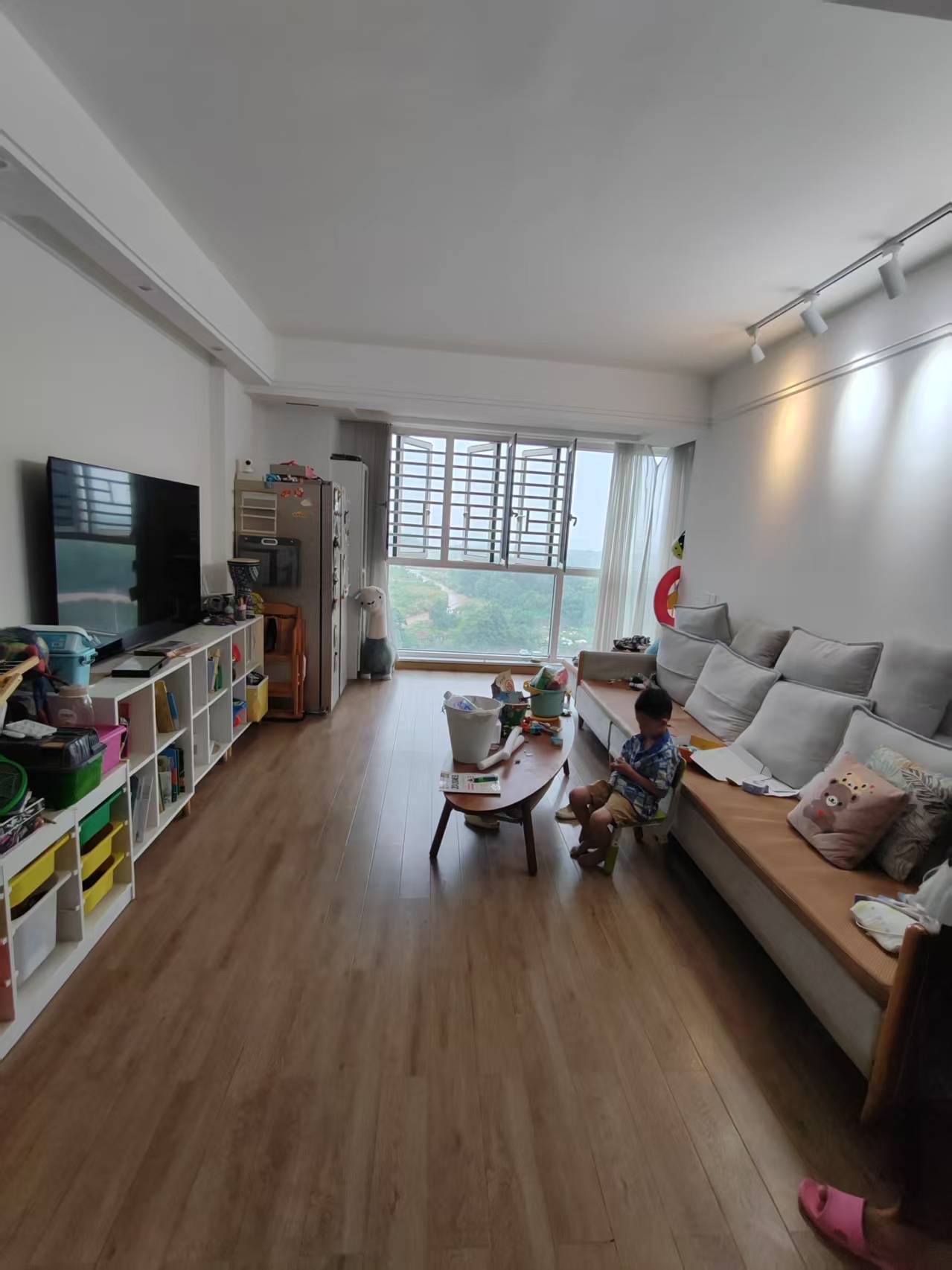 丽发新城 3室2厅1卫 2600.0元/月 丽发新城 3室2厅1卫 2600.0元/月户型图