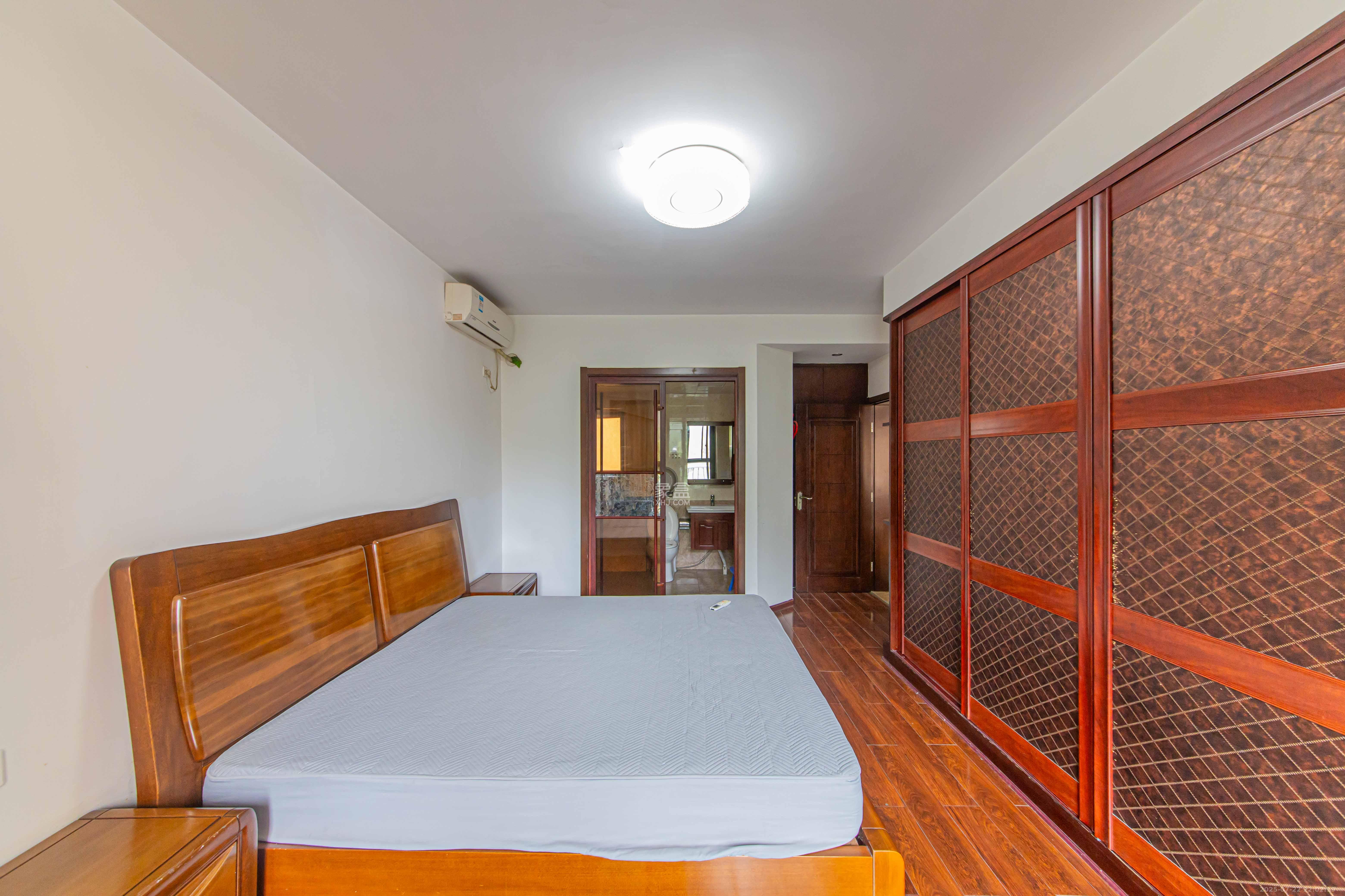 山水嘉园  4室2厅2卫    85.0万 山水嘉园  4室2厅2卫    85.0万卧室