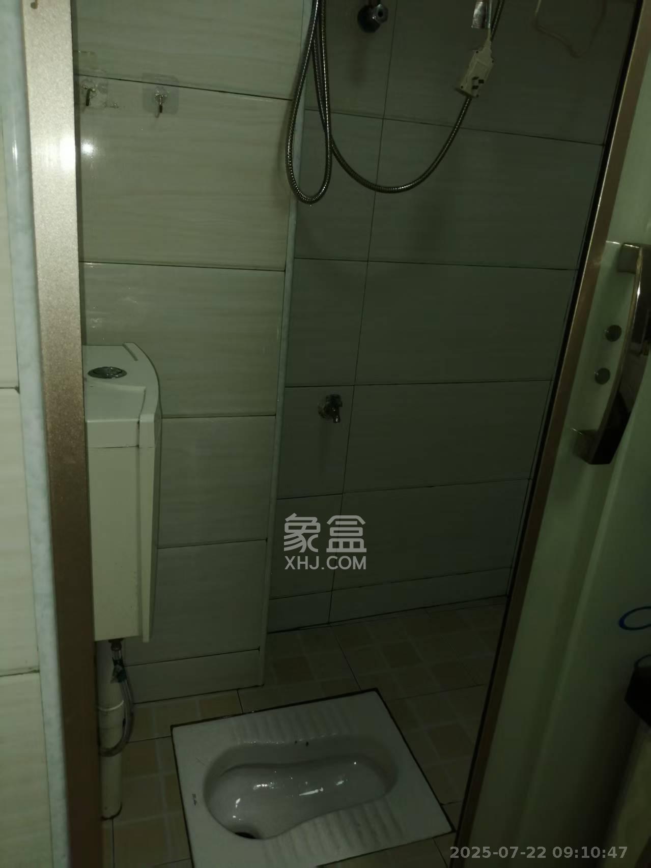 和馨园  1室1厅1卫   1300.00元/月室内图