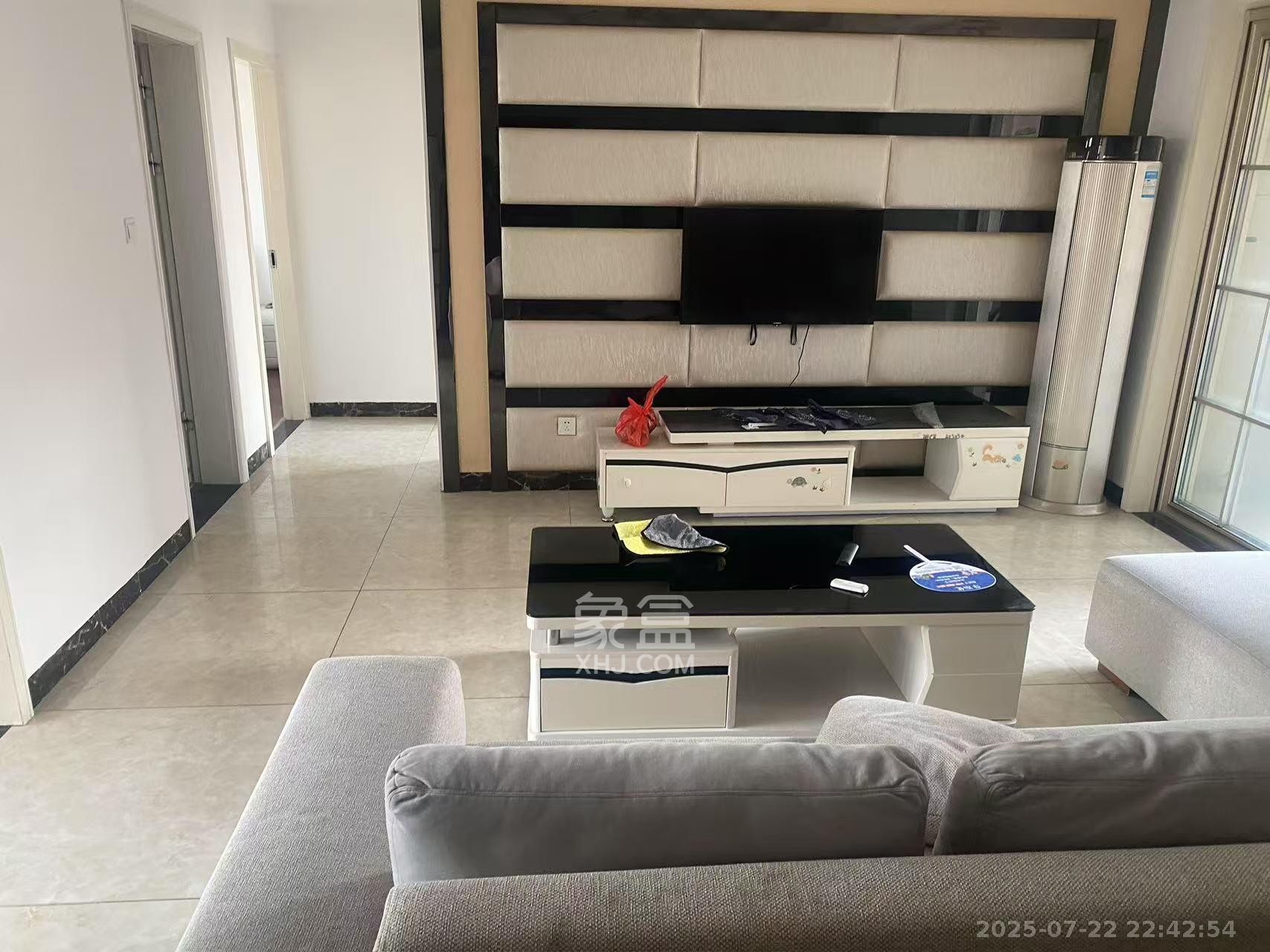 中国铁建国际城二期 3室2厅1卫 1700.0元/月 中国铁建国际城二期 3室2厅1卫 1700.0元/月室内图