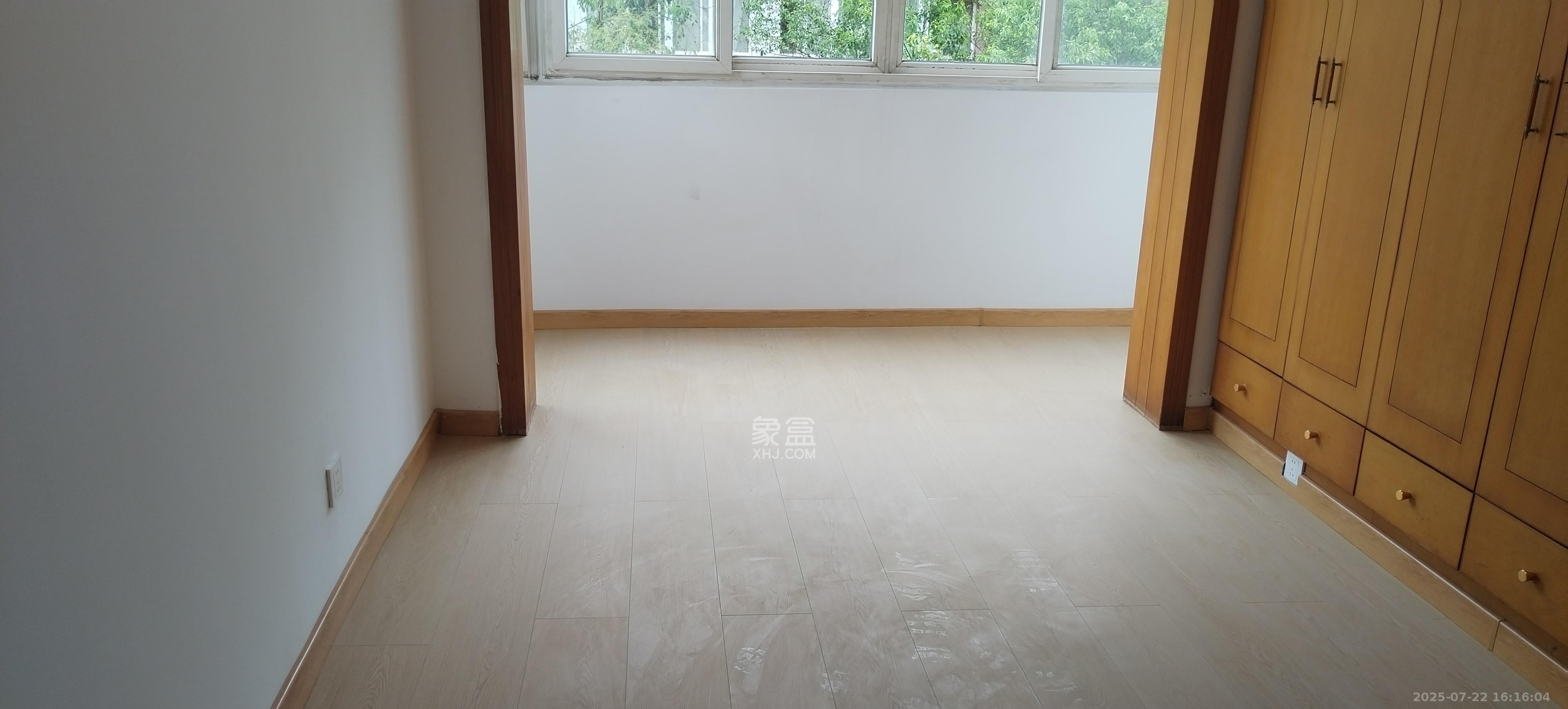 香樟路省委党校  4室2厅1卫    2500.0元/月室内图