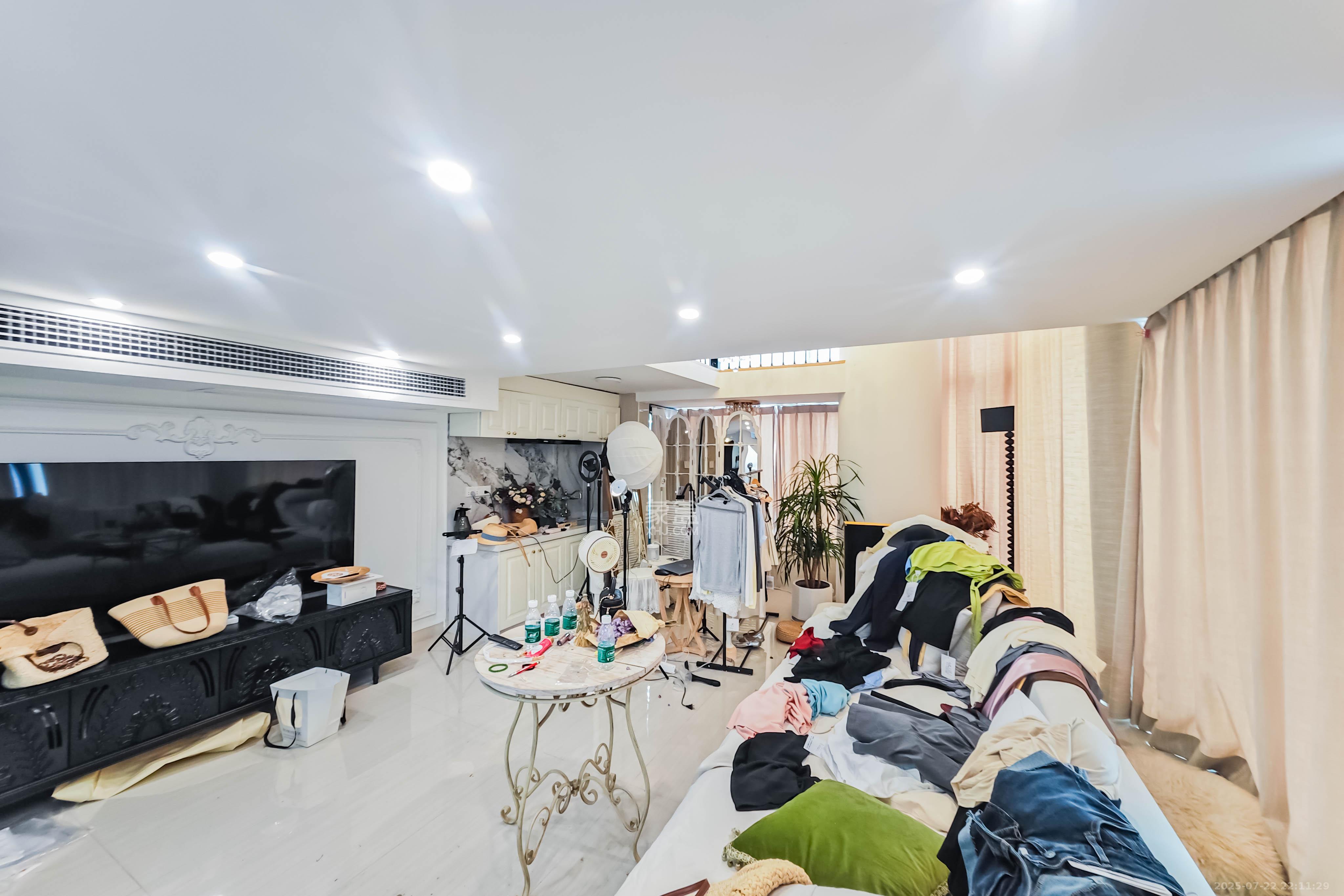 京武浪琴山三期(京武中心) 2室1厅1卫 108.0万 京武浪琴山三期(京武中心) 2室1厅1卫 108.0万客厅