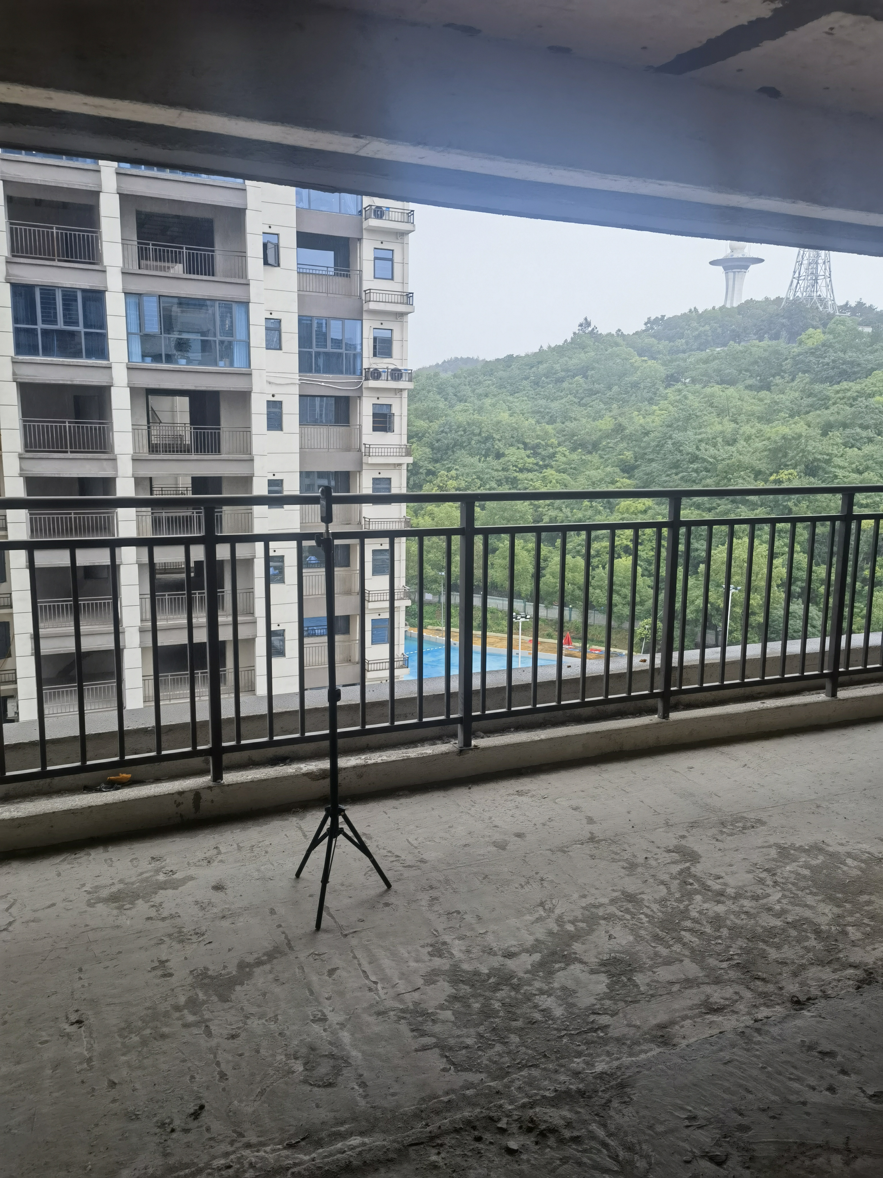 中甸.龙雲台  4室2厅2卫    86.0万 中甸.龙雲台  4室2厅2卫    86.0万客厅