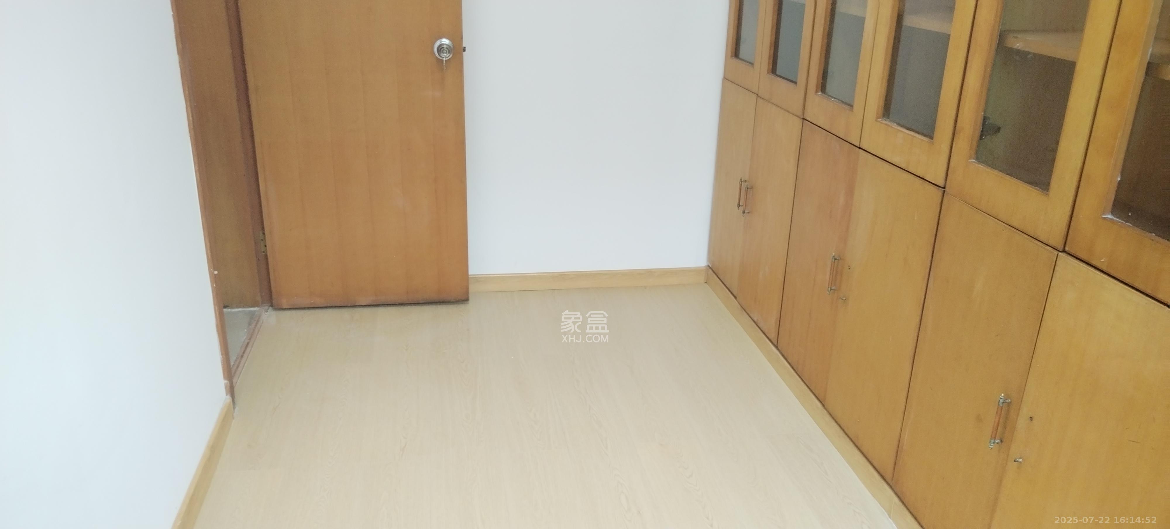 香樟路省委党校  4室2厅1卫    2500.0元/月室内图