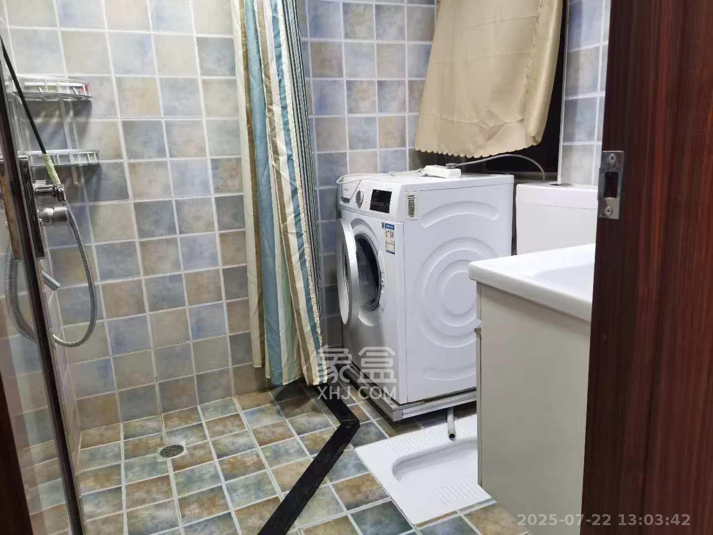 爵世名邸东湖（东湖壹号企业总部基地）  2室2厅1卫   2300.00元/月室内图