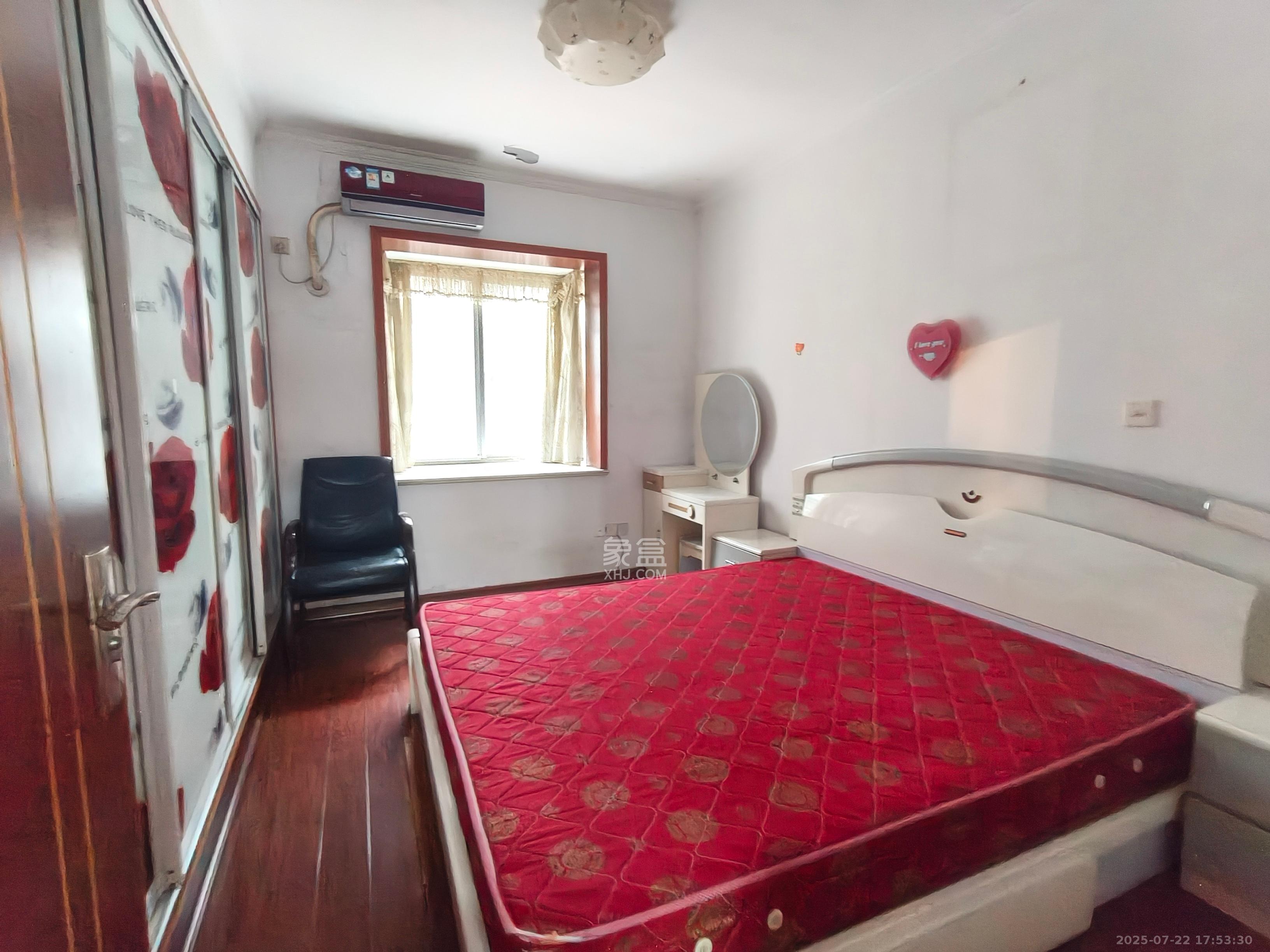 湘绣城 2室1厅1卫 1300.0元/月 湘绣城 2室1厅1卫 1300.0元/月室内图