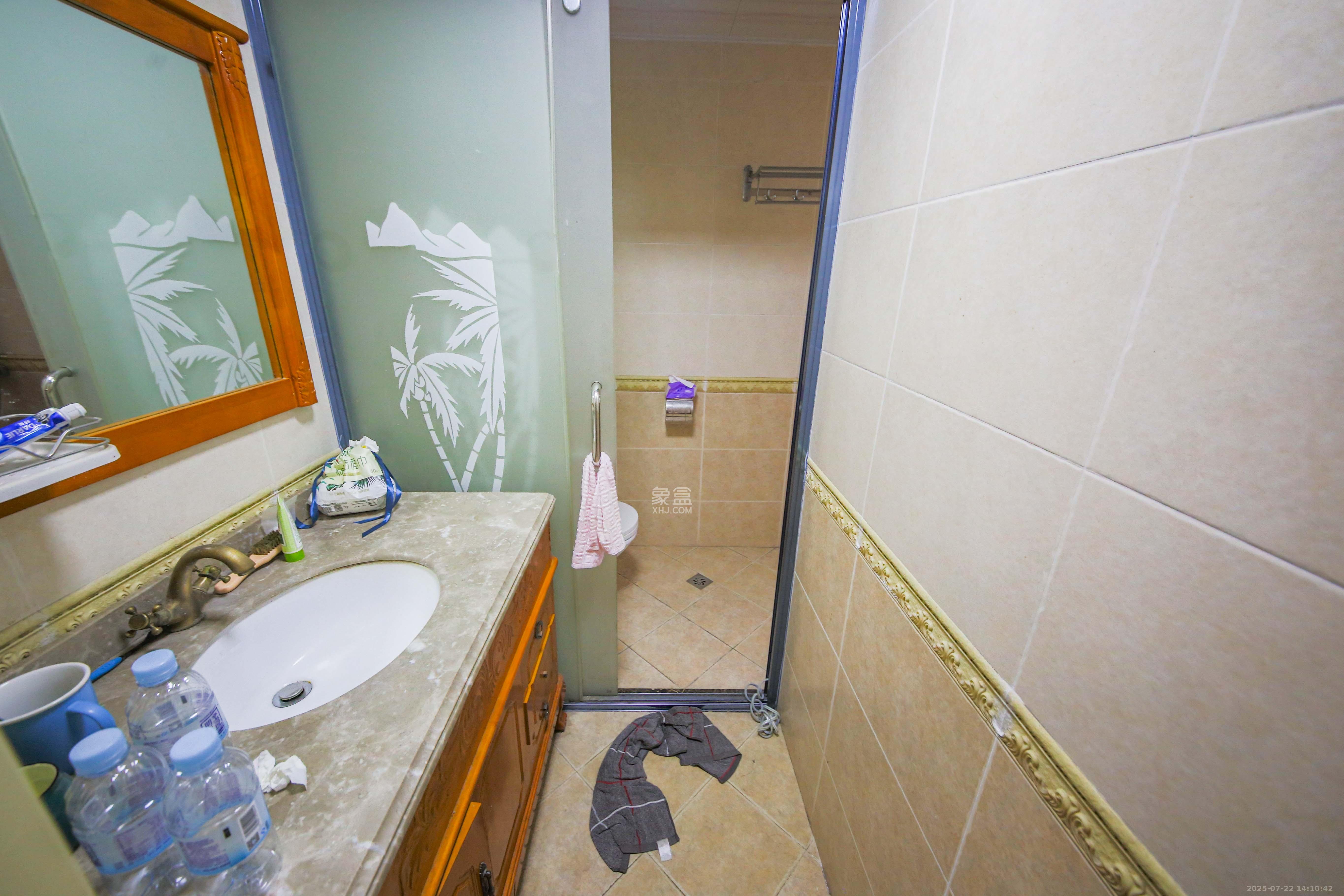 康斯丹郡（融程领秀佳园）  3室2厅1卫    70.0万卫生间