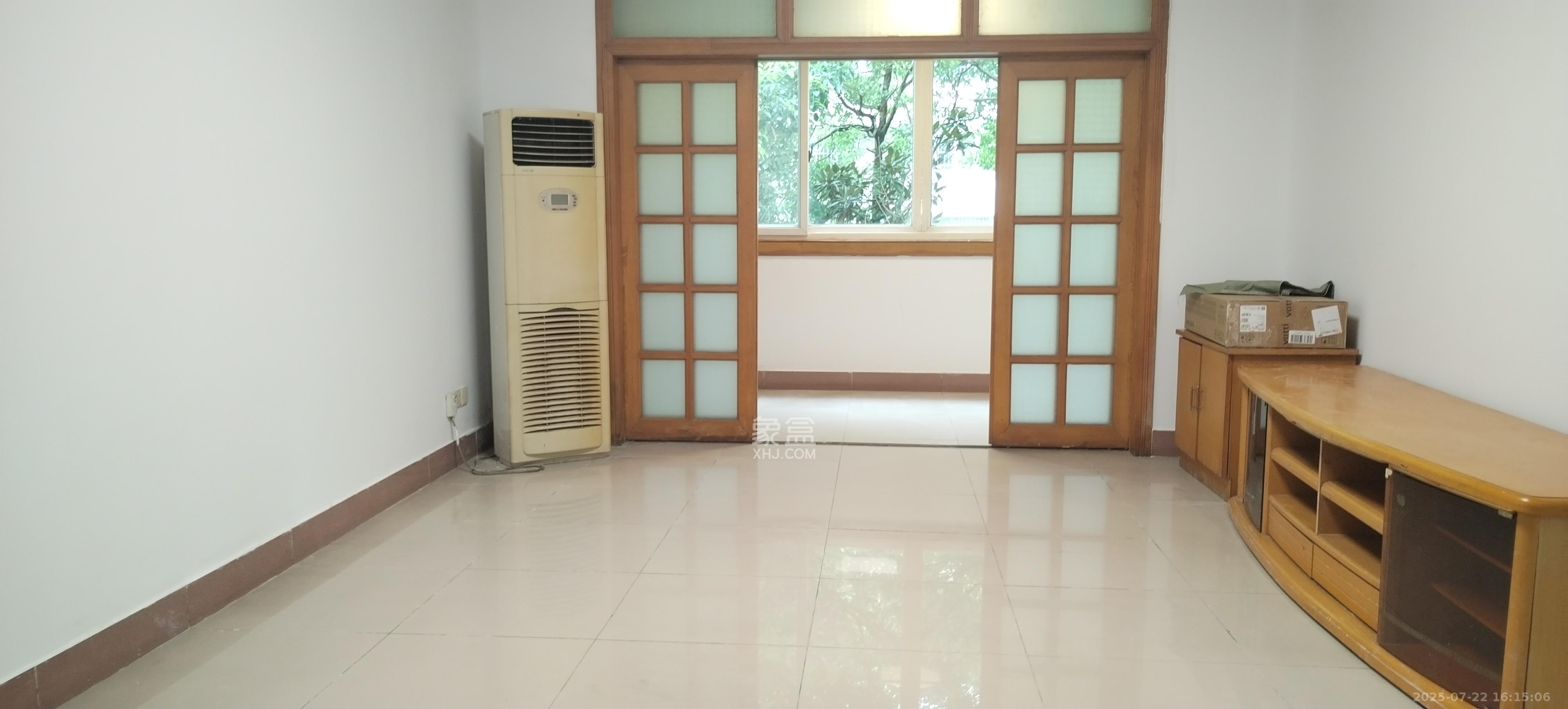 香樟路省委党校  4室2厅1卫    2500.0元/月室内图