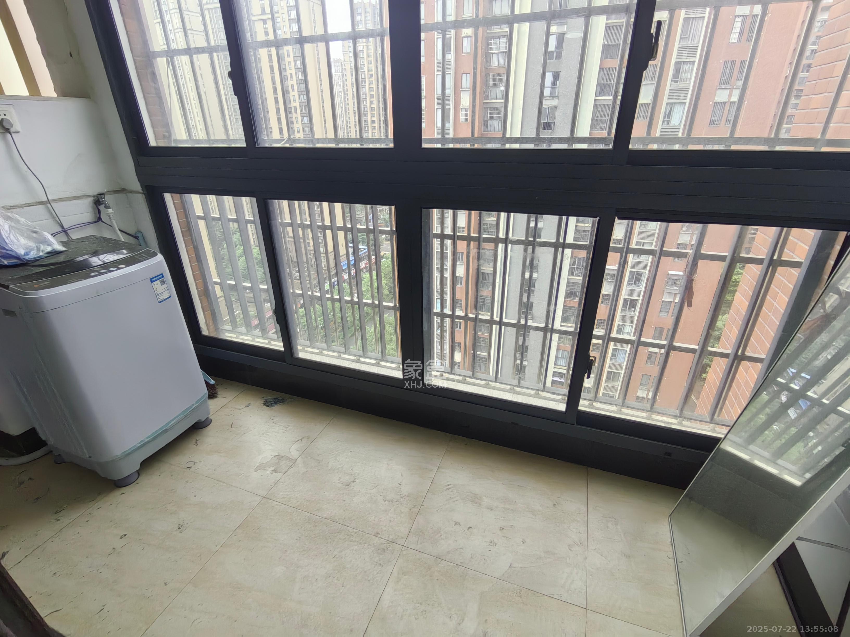 华润凤凰城二期  2室2厅1卫    1500.0元/月 华润凤凰城二期  2室2厅1卫    1500.0元/月室内图