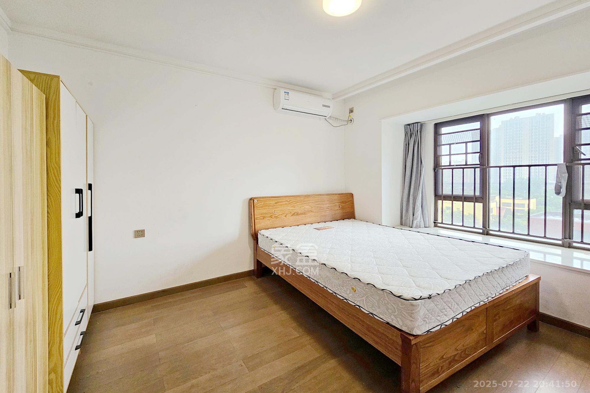 阳光城尚东湾蜜桃园 3室2厅1卫 112.0万 阳光城尚东湾蜜桃园 3室2厅1卫 112.0万卧室