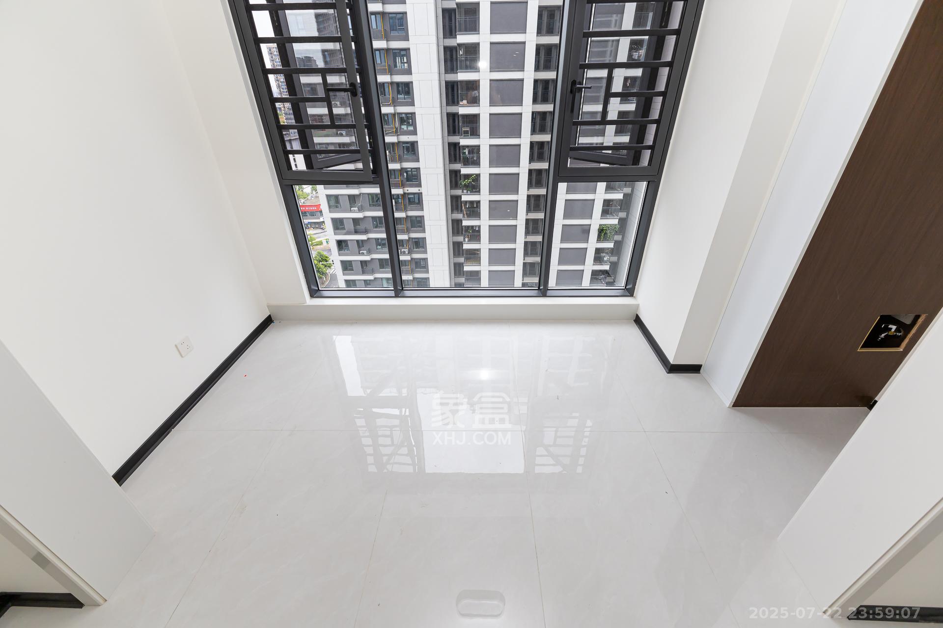 越秀湘江星汇城二期 4室2厅2卫 119.0万 越秀湘江星汇城二期 4室2厅2卫 119.0万阳台