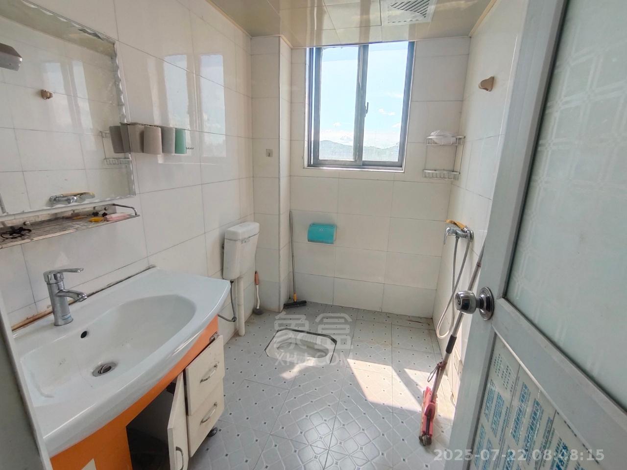 阳光新城 2室2厅1卫 1100.0元/月 阳光新城 2室2厅1卫 1100.0元/月室内图