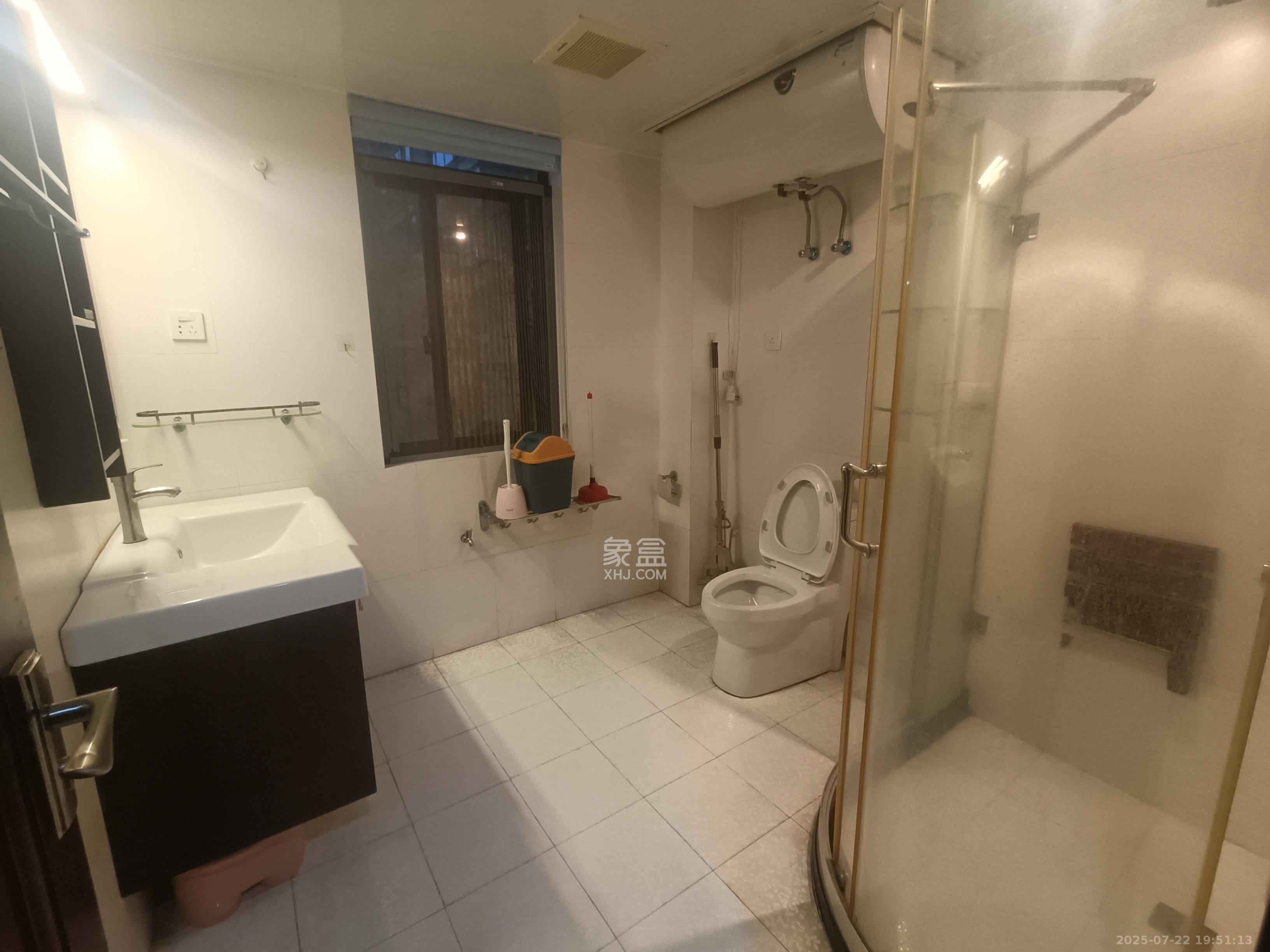 三江花中城 3室2厅2卫 3400.0元/月 三江花中城 3室2厅2卫 3400.0元/月室内图