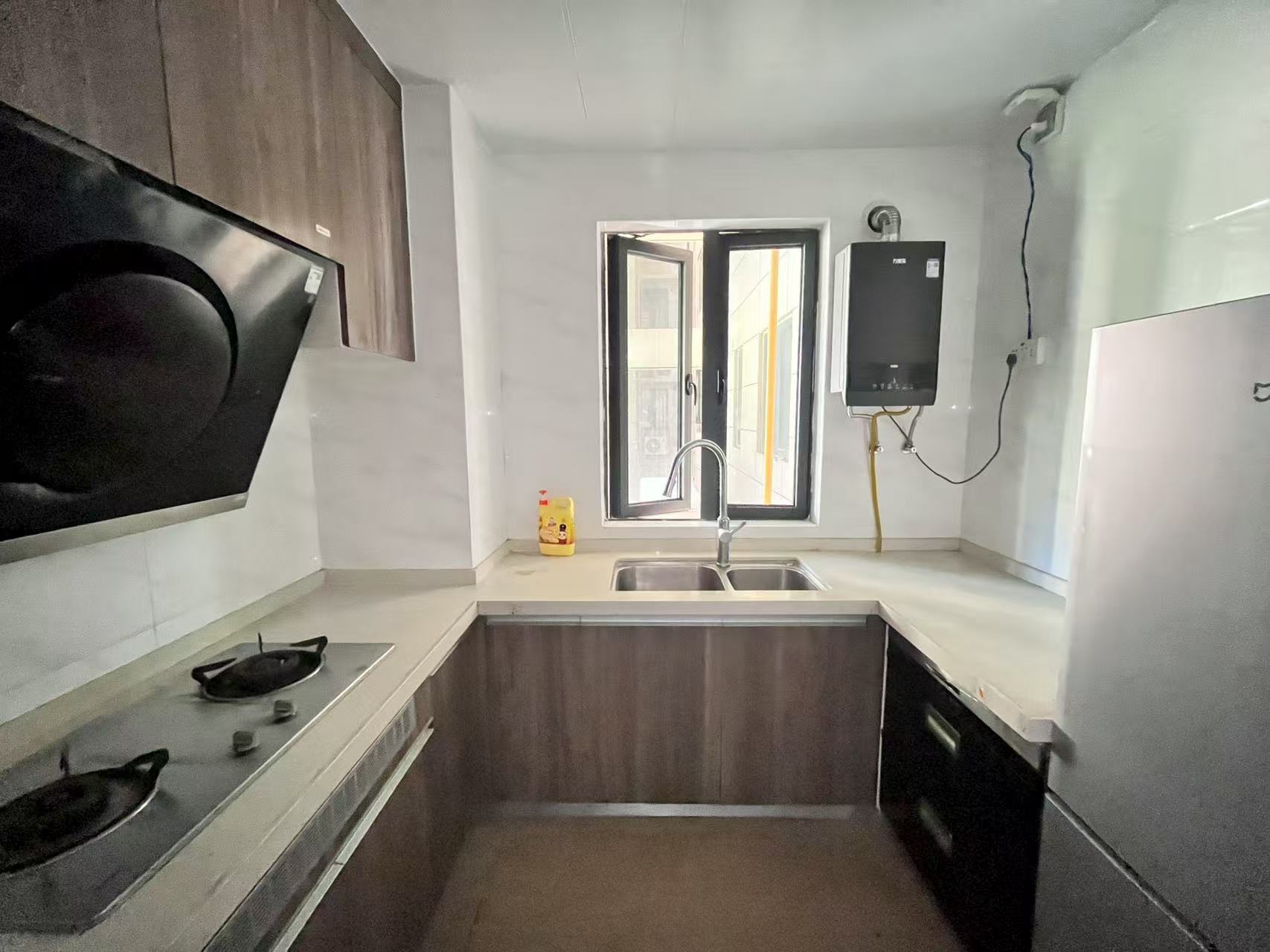 碧桂园梓山府 3室2厅2卫 2000.0元/月 碧桂园梓山府 3室2厅2卫 2000.0元/月室内图