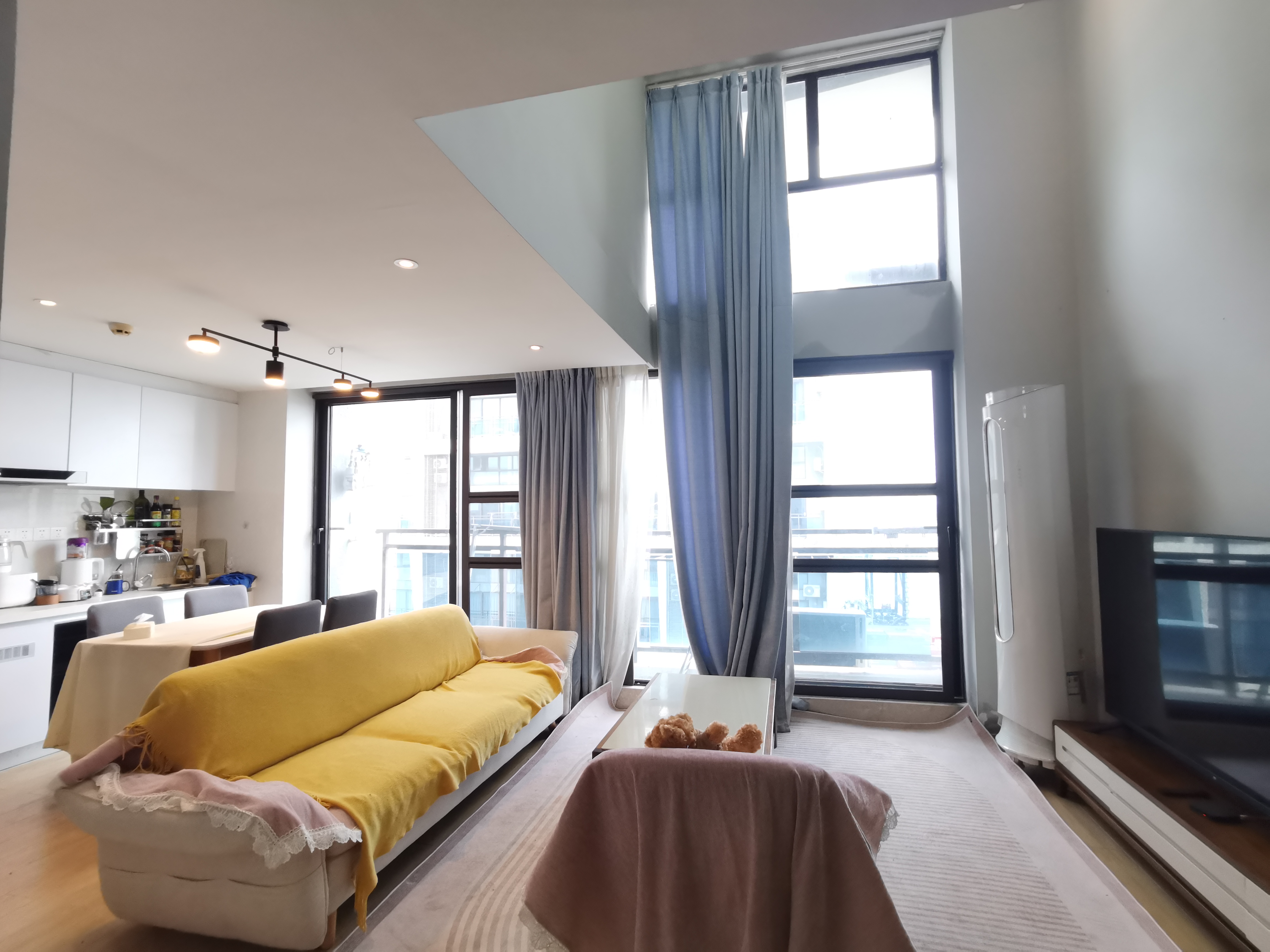 保利中央海岸一二期 2室2厅2卫 55.0万 保利中央海岸一二期 2室2厅2卫 55.0万客厅