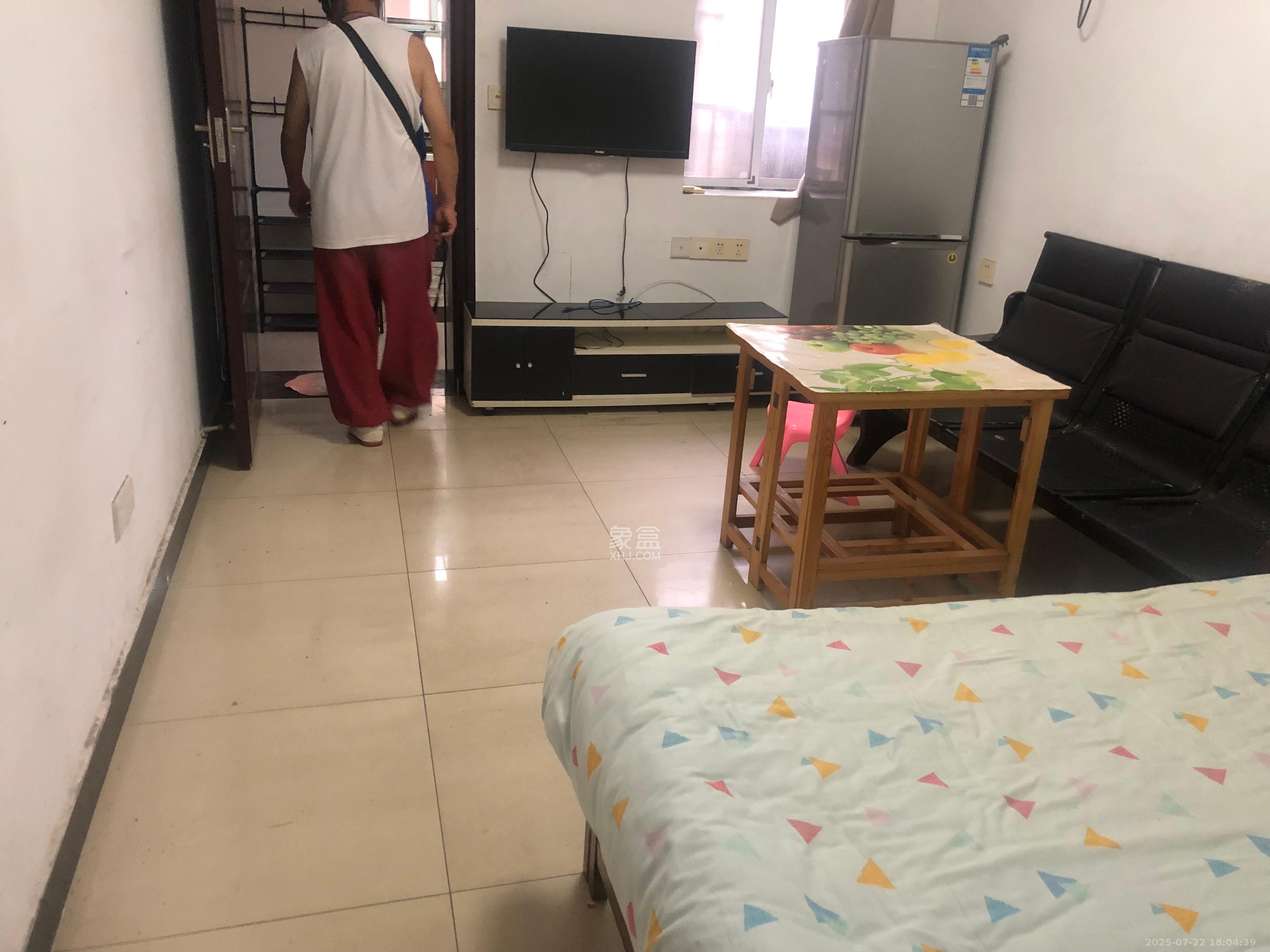 印染厂宿舍  1室1厅1卫    1500.0元/月 印染厂宿舍  1室1厅1卫    1500.0元/月室内图1