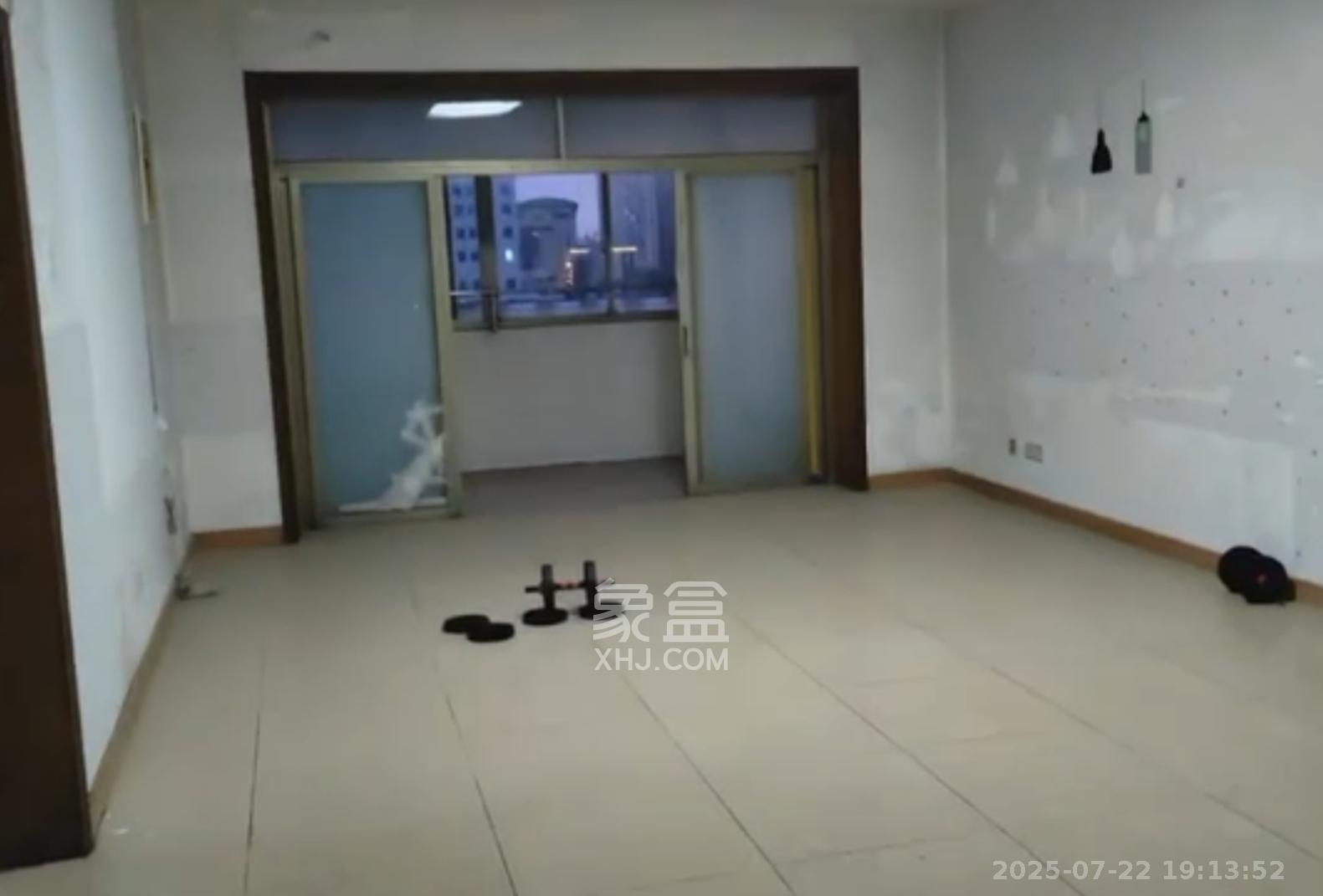 铁银大厦  2室1厅1卫    2100.0元/月室内图