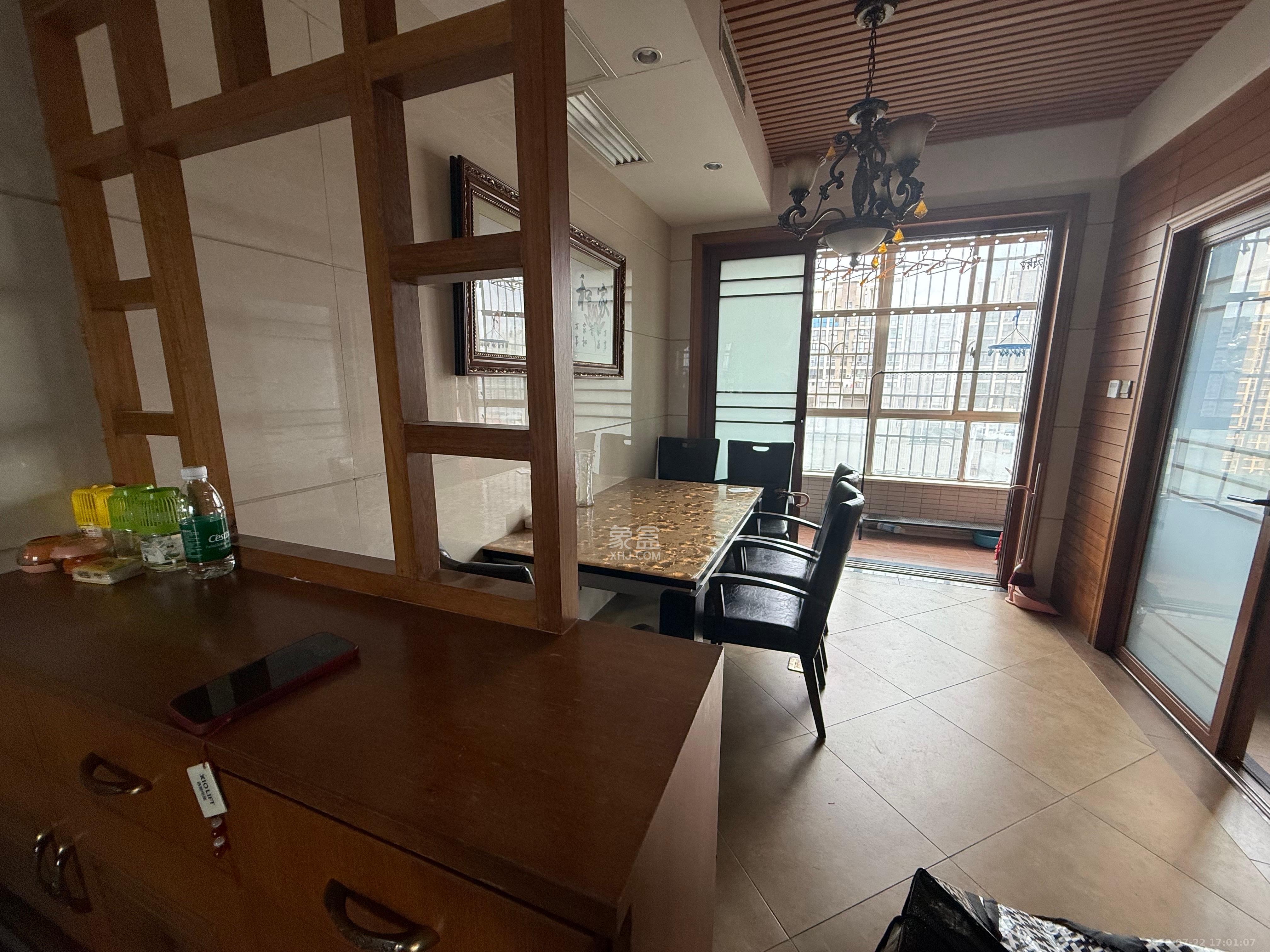月湖兰庭  3室2厅2卫   3000.00元/月室内图