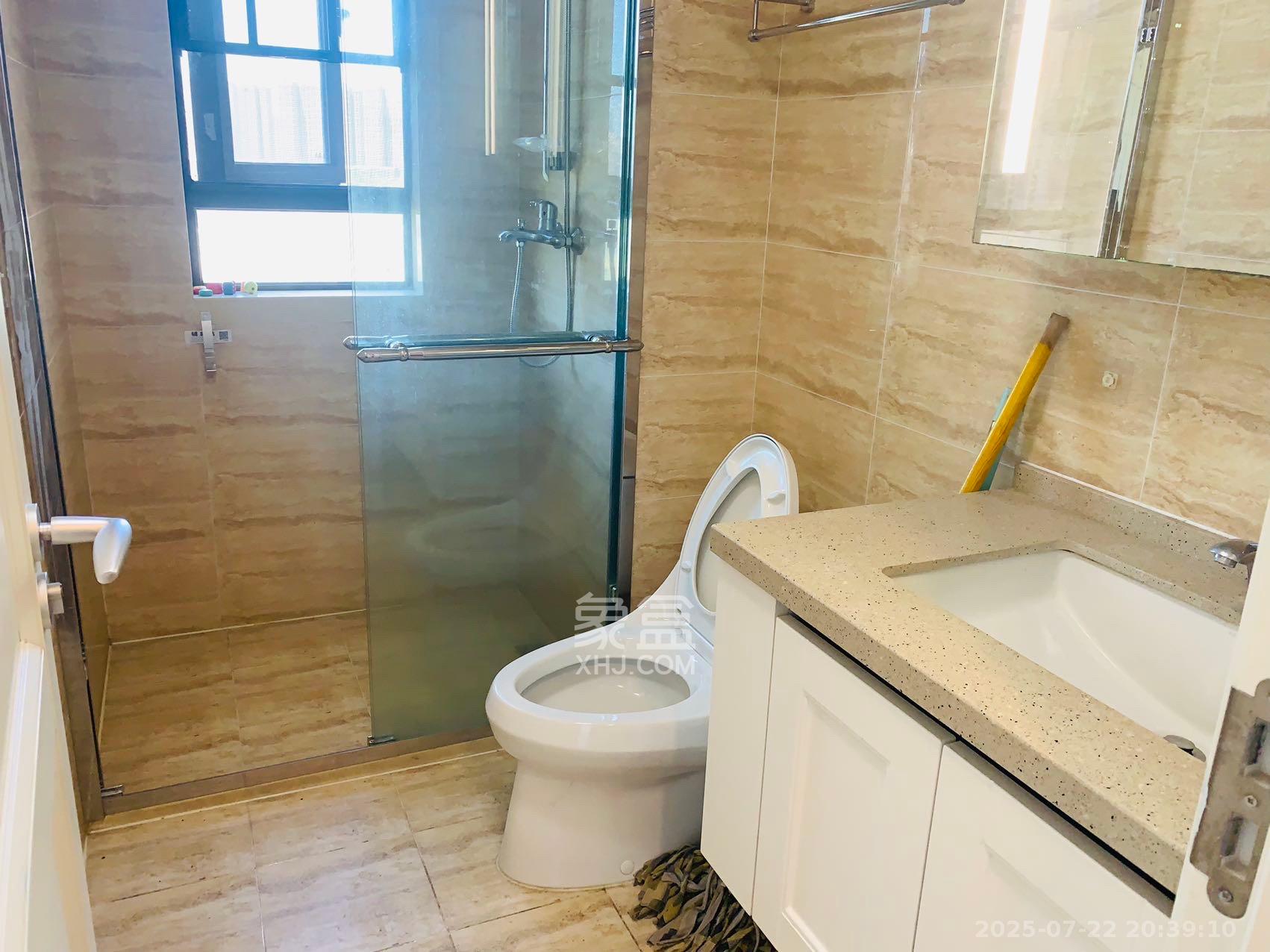 万科魅力之城锋镜里  3室2厅2卫    2100.0元/月 万科魅力之城锋镜里  3室2厅2卫    2100.0元/月室内图