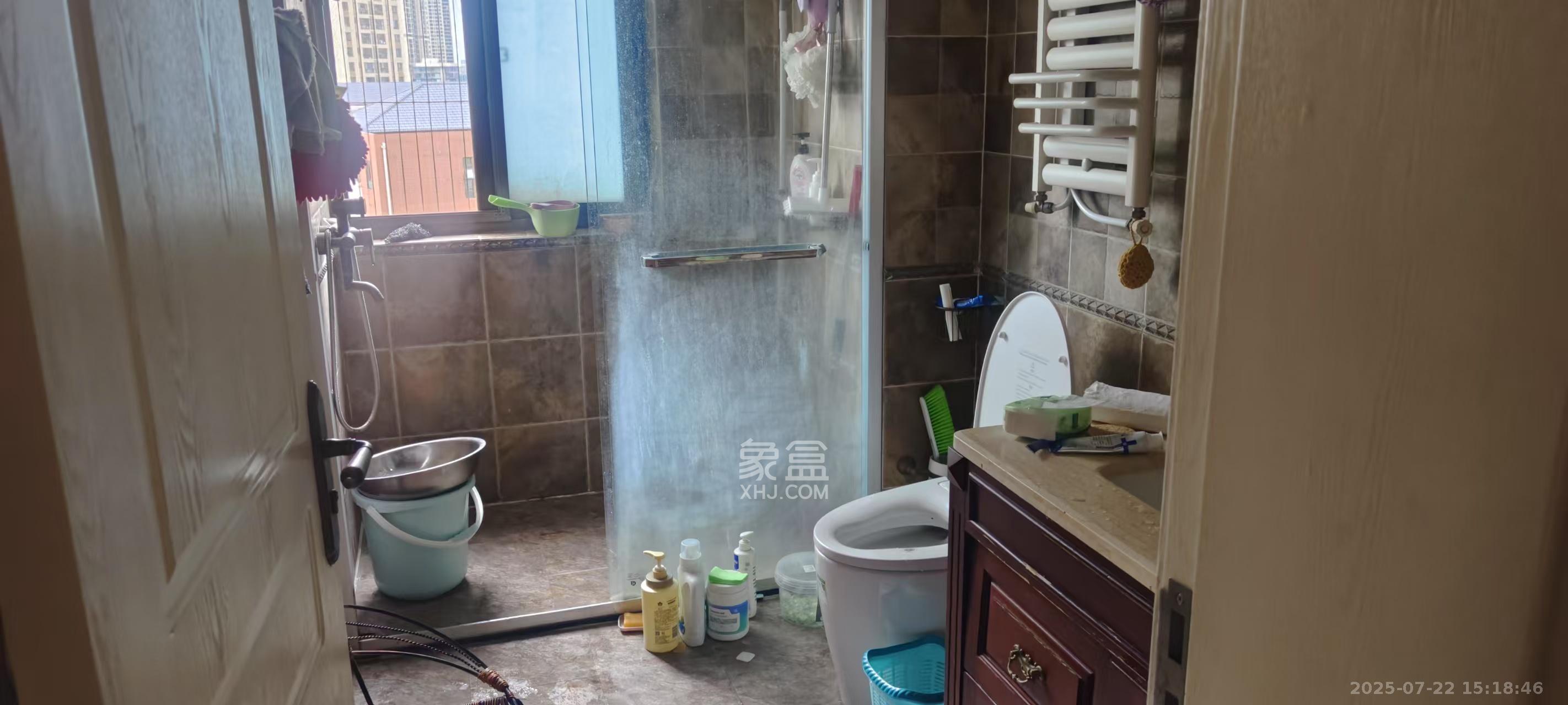 世茂铂翠湾一期  4室2厅1卫   3700.00元/月室内图