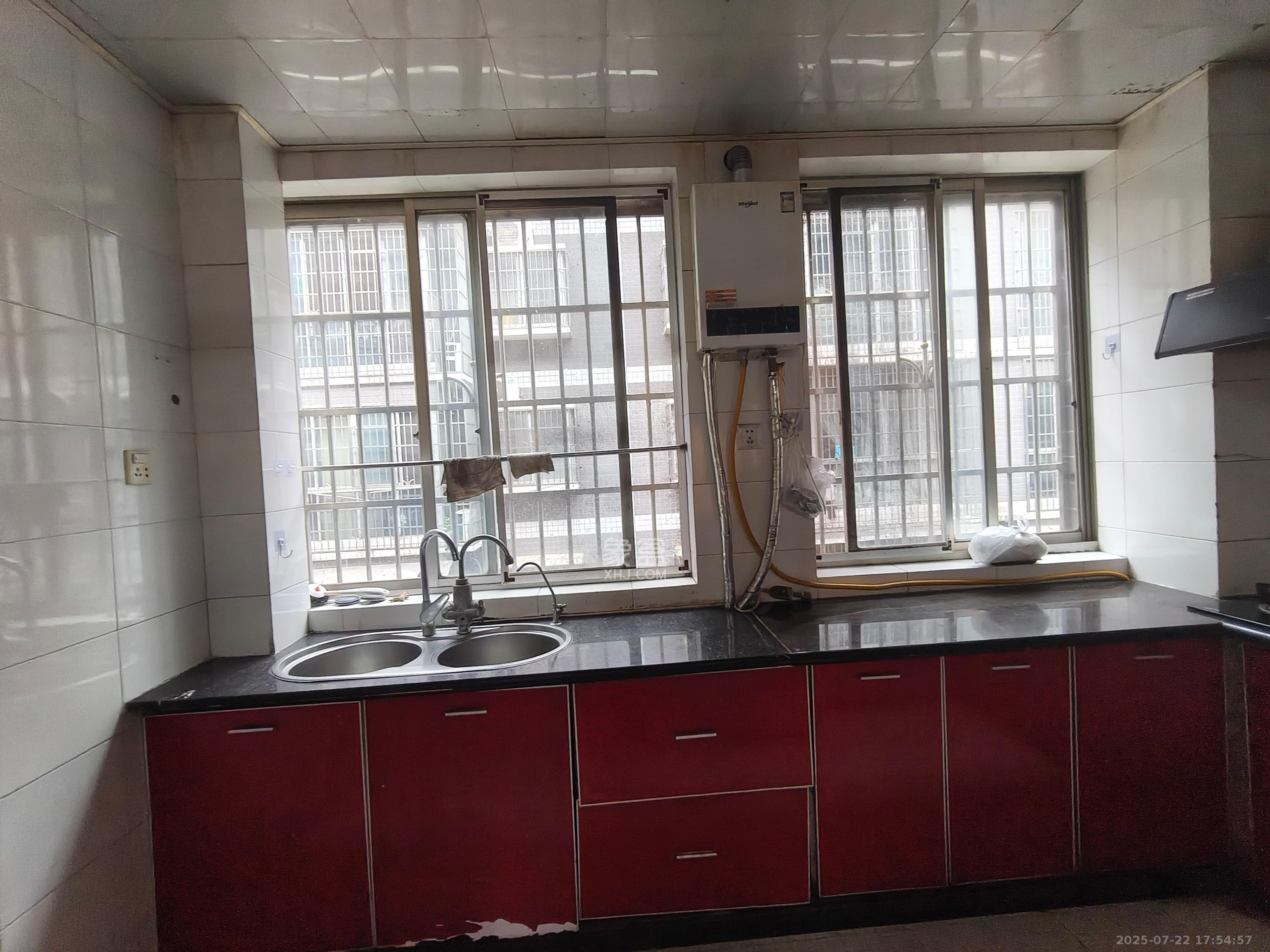 湘绣城  2室1厅1卫    1300.0元/月室内图