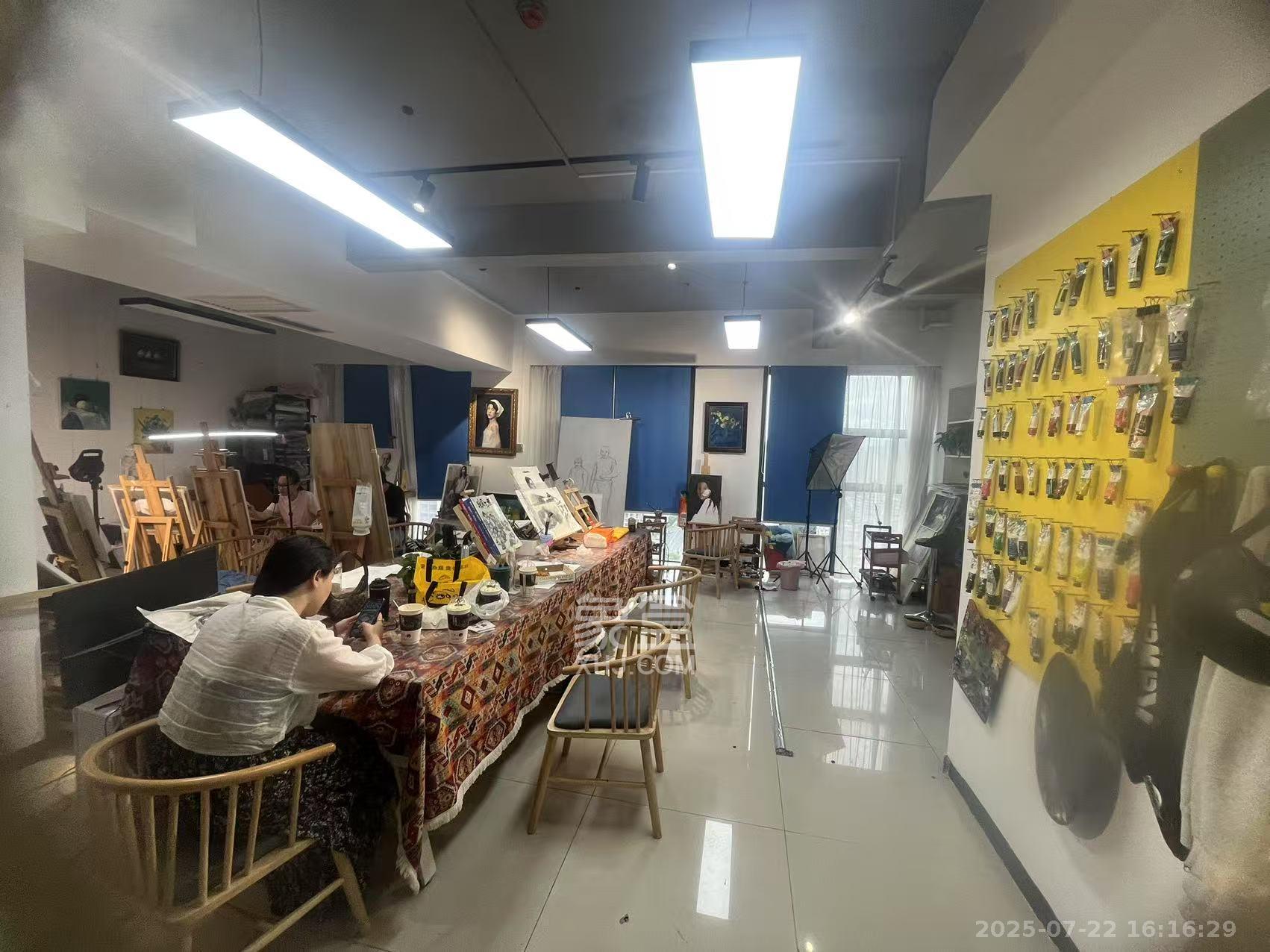 万坤图财富广场  1室1厅1卫    3200.0元/月 万坤图财富广场  1室1厅1卫    3200.0元/月室内图