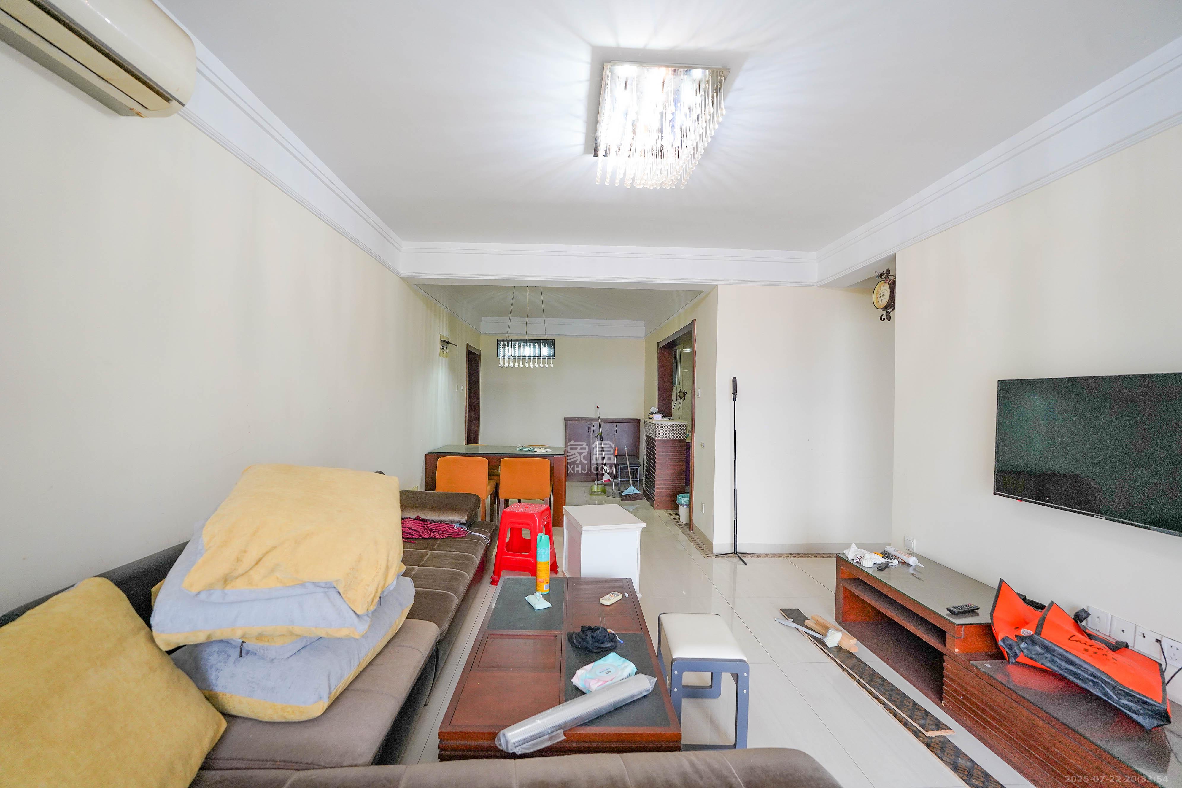 三城花苑（一，二，三期）  2室2厅1卫    34.0万客厅