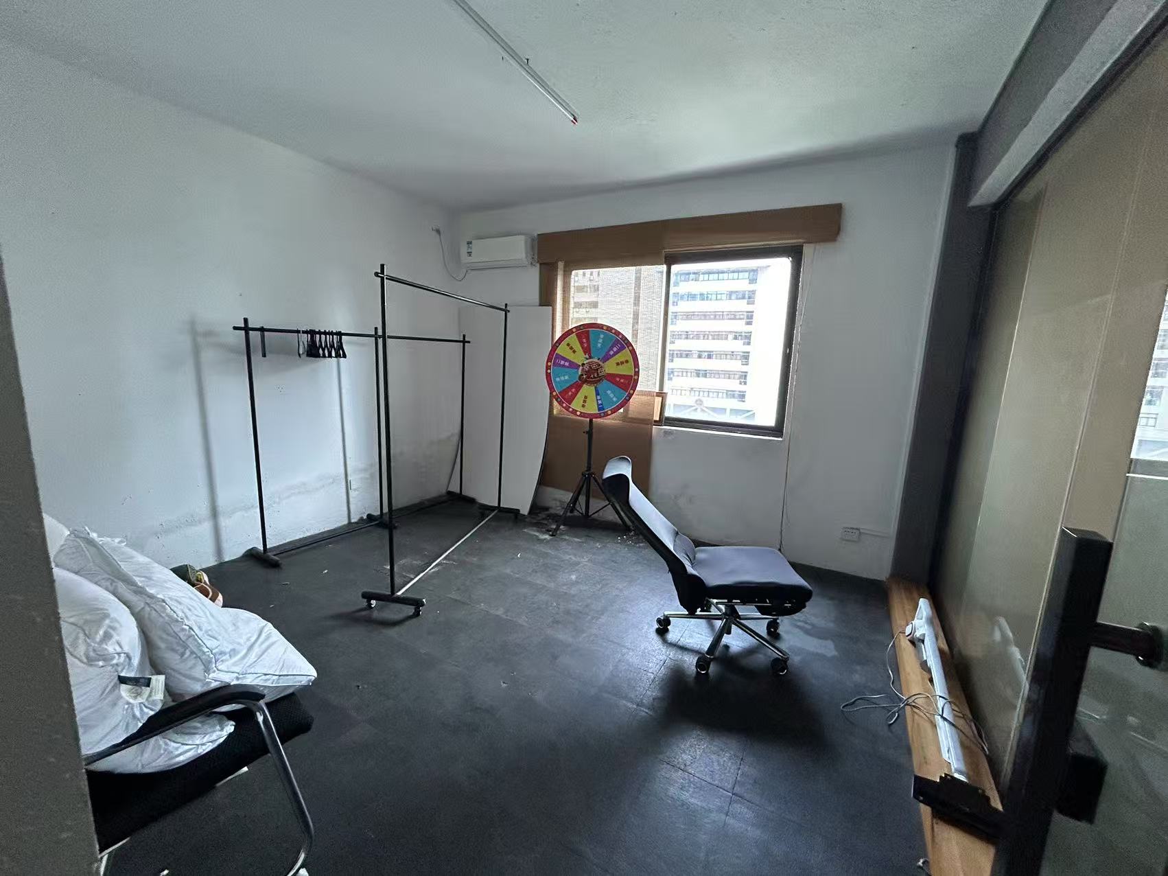 百金城小区 3室2厅2卫 2700.0元/月 百金城小区 3室2厅2卫 2700.0元/月室内图