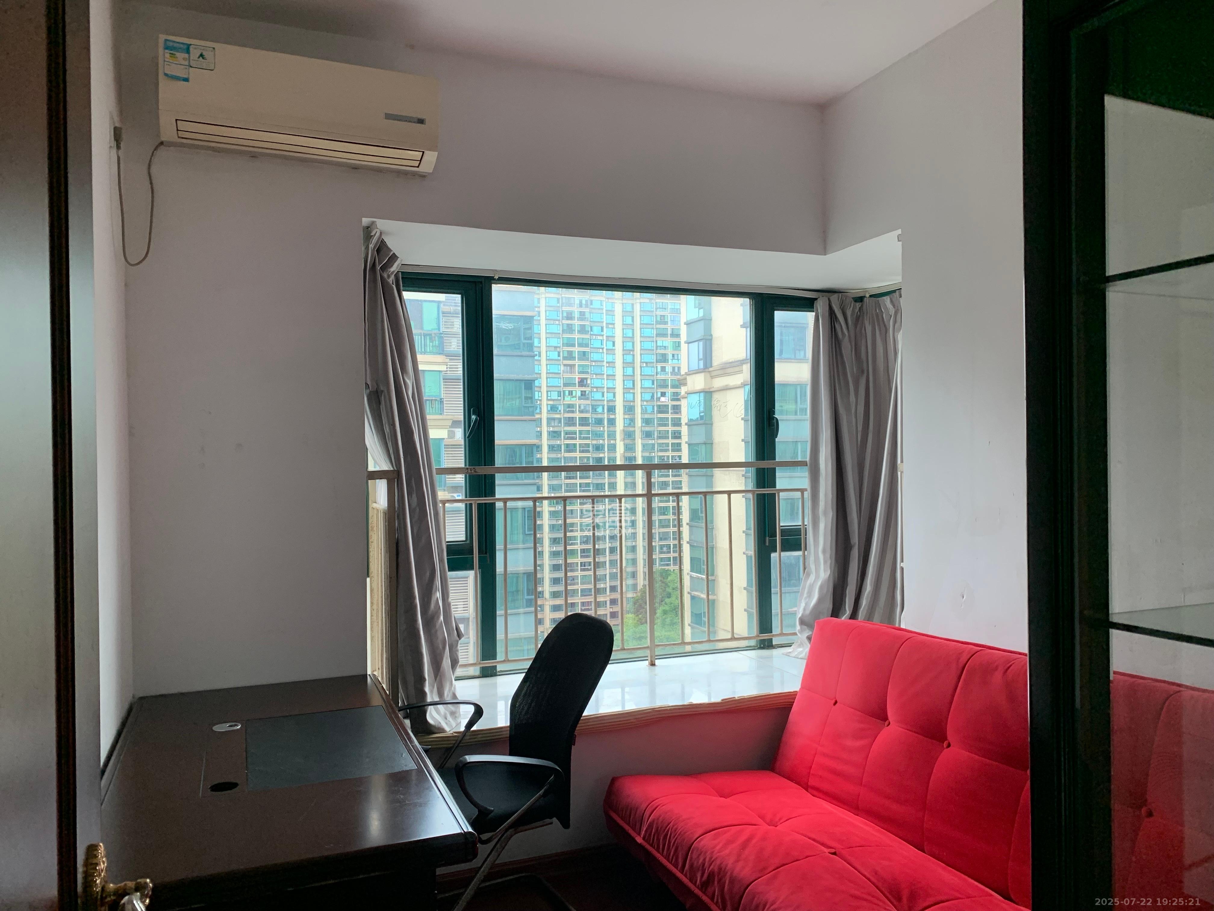 恒大华府 3室2厅1卫 2400.0元/月 恒大华府 3室2厅1卫 2400.0元/月室内图