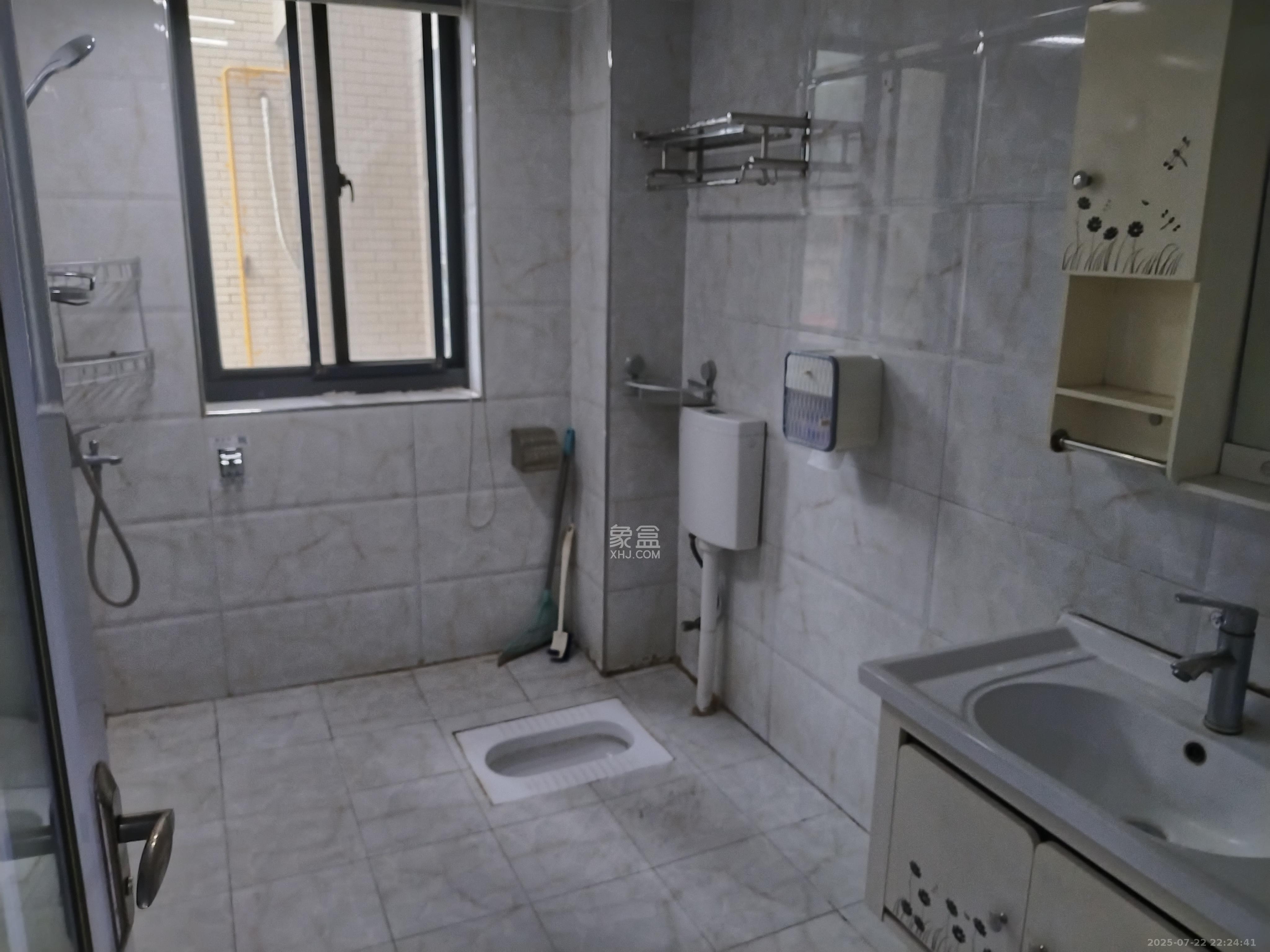 鑫远熙山 4室2厅2卫 2900.0元/月 鑫远熙山 4室2厅2卫 2900.0元/月室内图