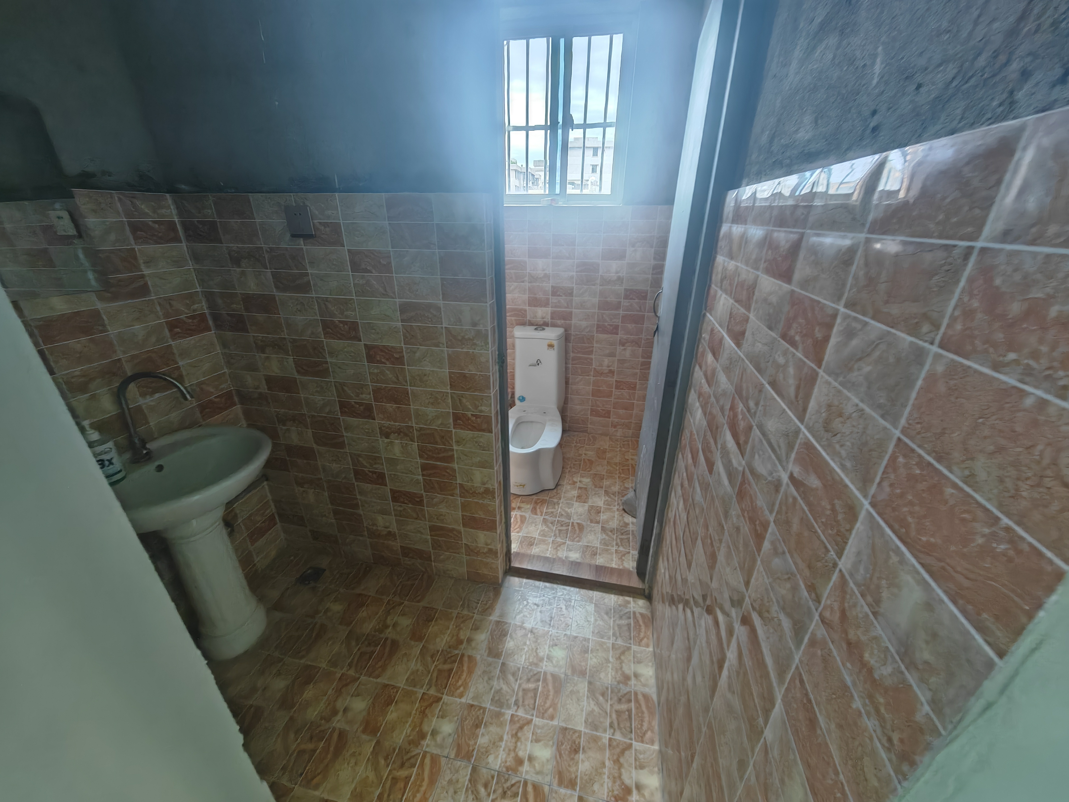 府兴公寓 4室2厅2卫 2500.0元/月 府兴公寓 4室2厅2卫 2500.0元/月室内图