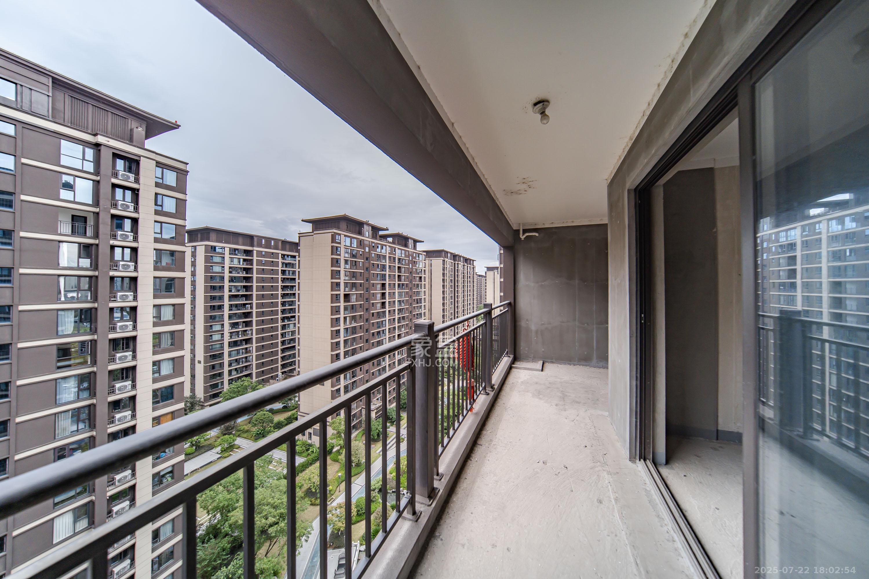 建发电建江山悦 4室2厅2卫 160.0万 建发电建江山悦 4室2厅2卫 160.0万阳台