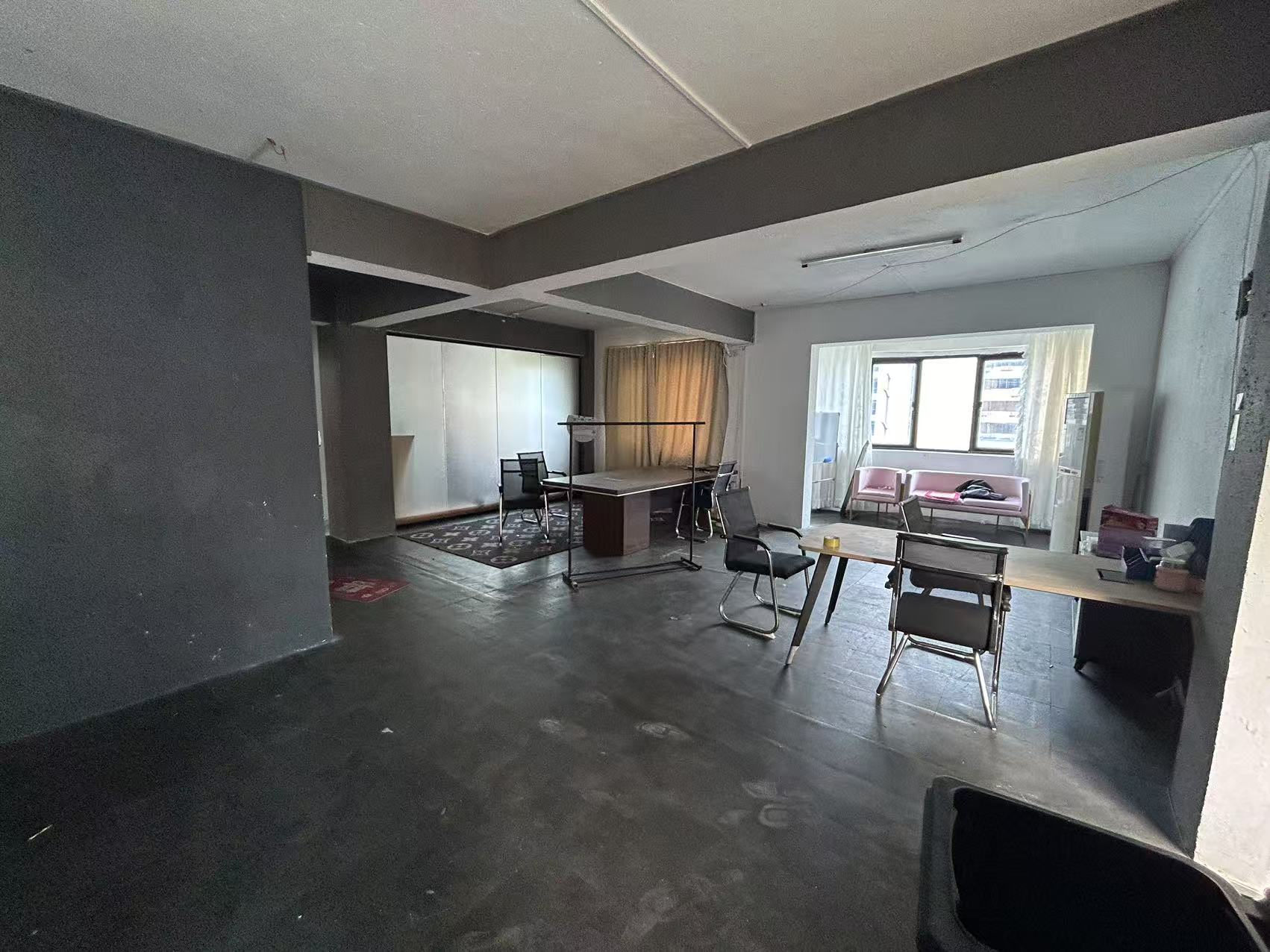 百金城小区 3室2厅2卫 2700.0元/月 百金城小区 3室2厅2卫 2700.0元/月室内图