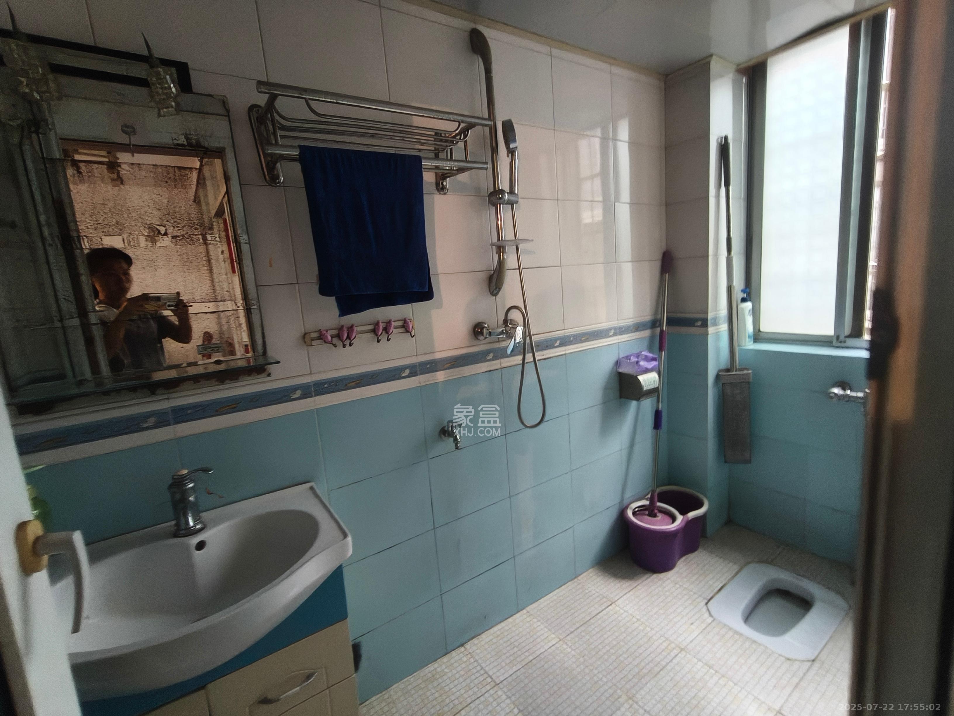 湘绣城 2室1厅1卫 1300.0元/月 湘绣城 2室1厅1卫 1300.0元/月室内图