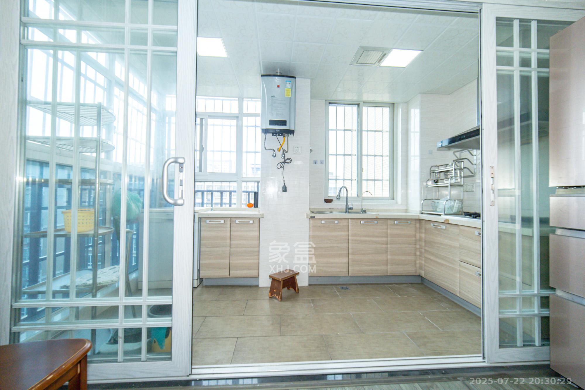 筑梦园 3室2厅2卫 76.8万 筑梦园 3室2厅2卫 76.8万厨房