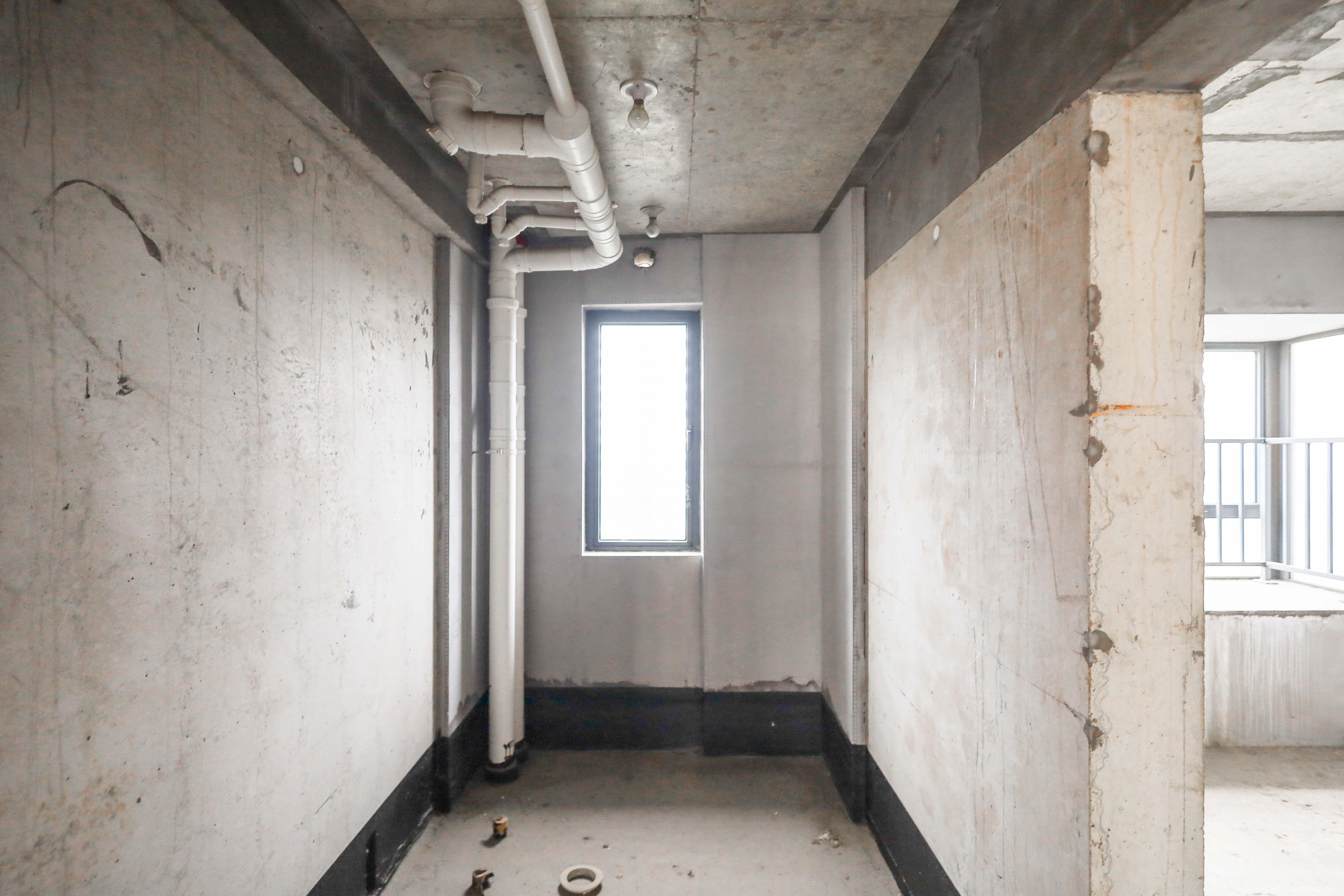 好莱城(弘德西街) 4室2厅2卫 118.0万 好莱城(弘德西街) 4室2厅2卫 118.0万卫生间