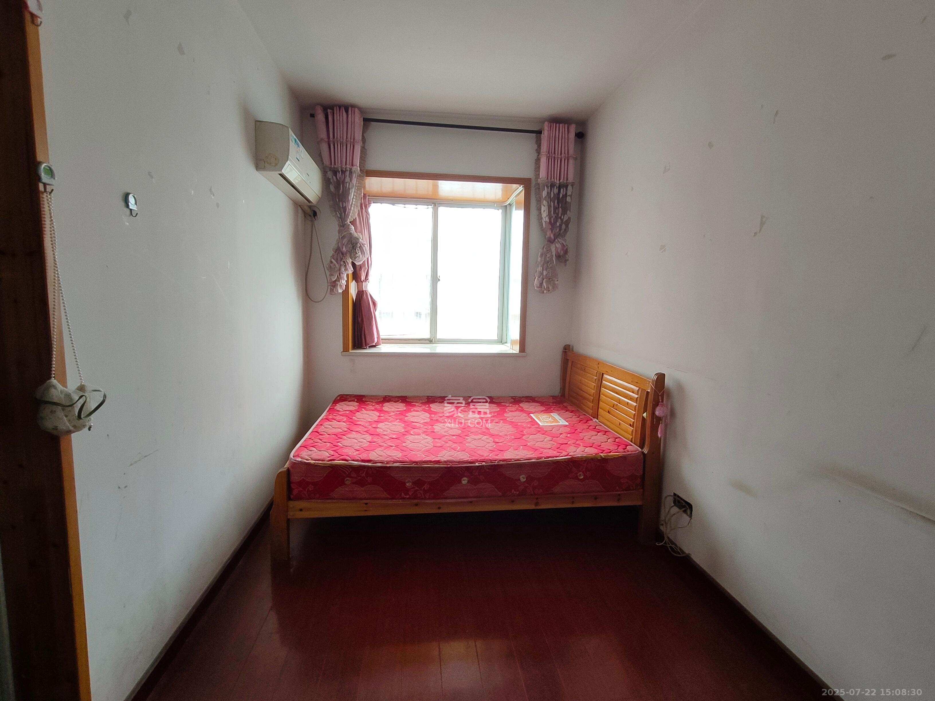 湘绣城 2室1厅1卫 1300.0元/月 湘绣城 2室1厅1卫 1300.0元/月室内图