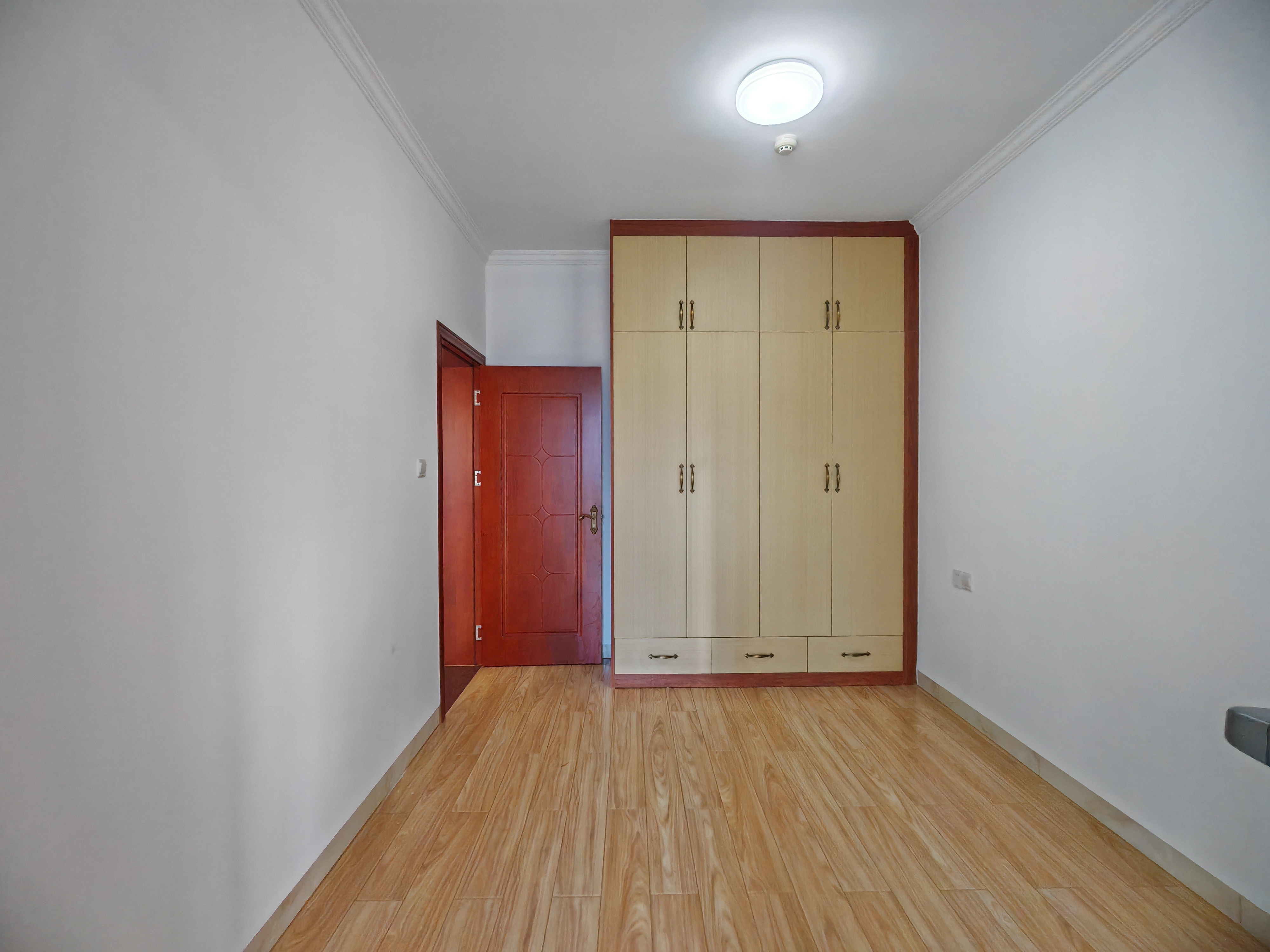 海航豪庭南苑 3室2厅2卫 297.0万 海航豪庭南苑 3室2厅2卫 297.0万客厅