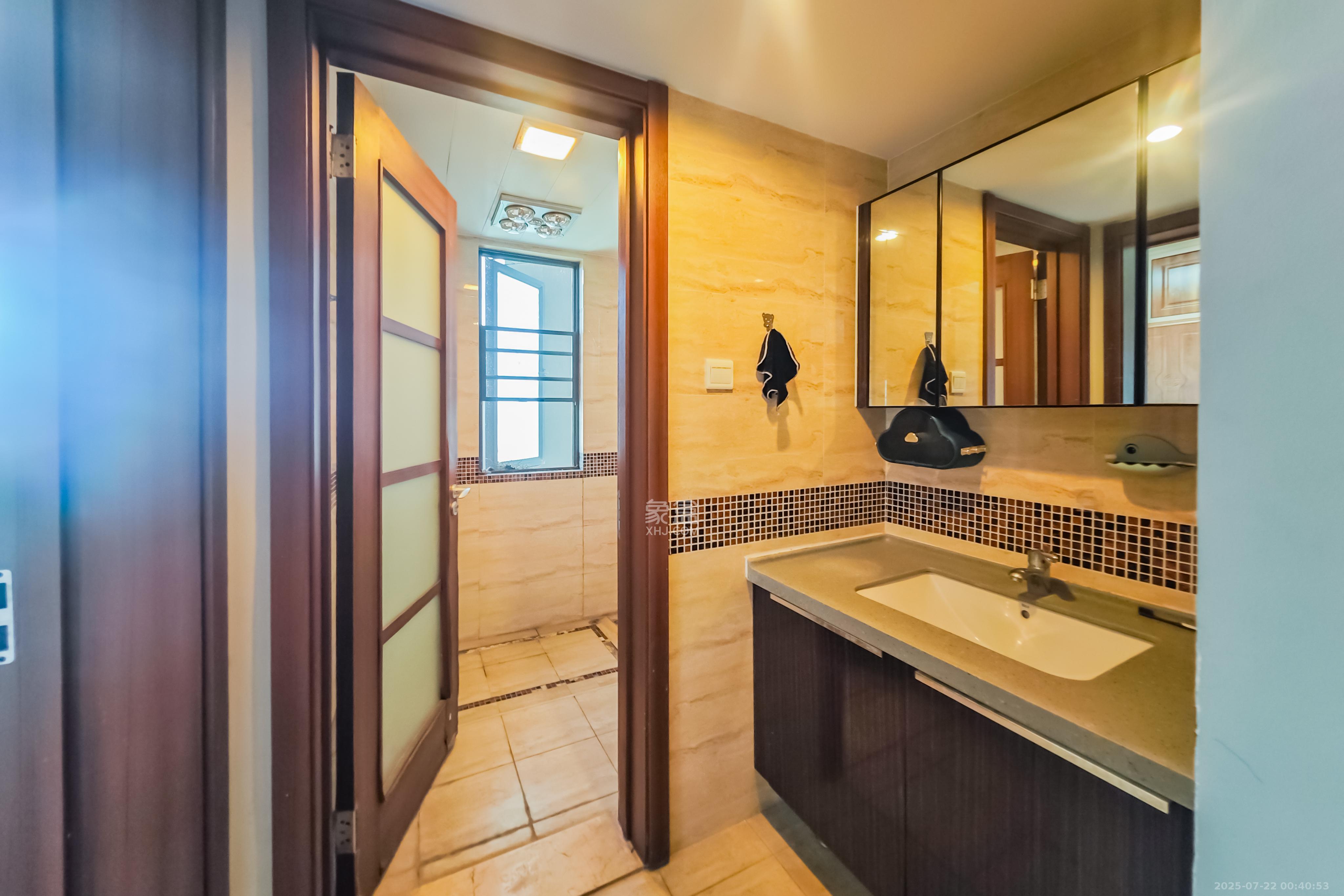 兴旺正佳广场(金石雅苑) 5室2厅2卫 139.0万 兴旺正佳广场(金石雅苑) 5室2厅2卫 139.0万其他